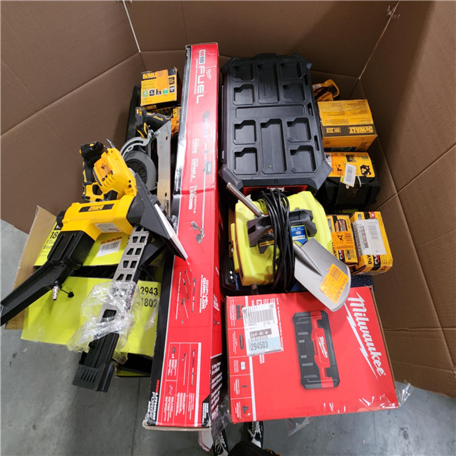PHOENIX AS-IS TOOL PALLET