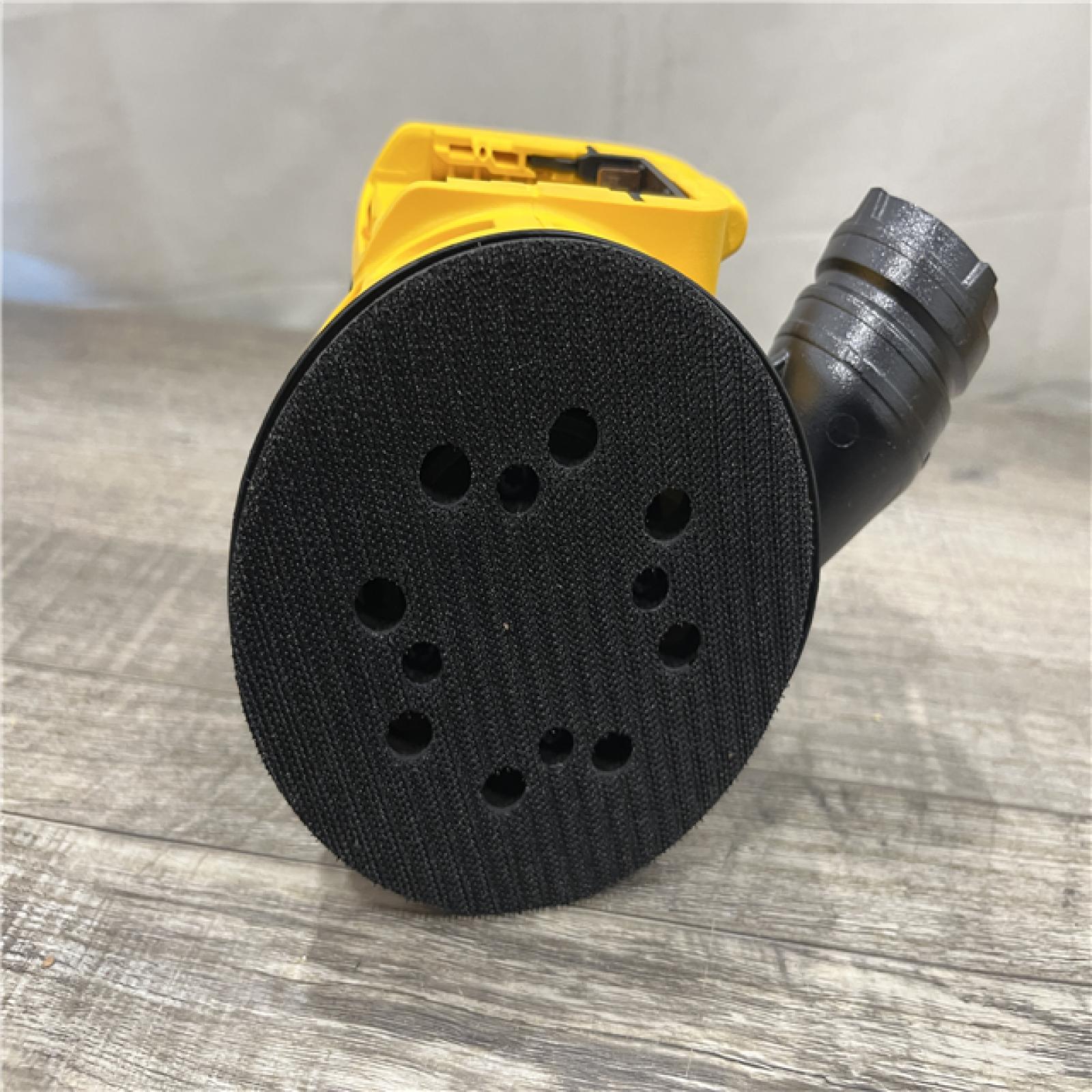 AS-IS DEWALT 20V MAX XR Cordless Brushless 5 in. Random Orbital Sander Kit