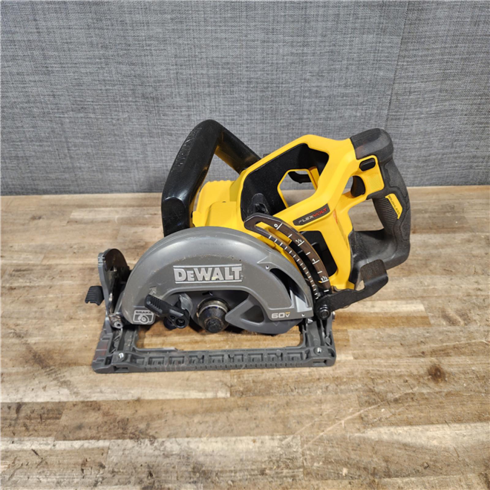 HOUSTON LOCATION - AS-IS DEWALT FLEXVOLT 60V MAX Cordless Brushless 7-1/4 in. Wormdrive Style Circular Saw (Tool Only)