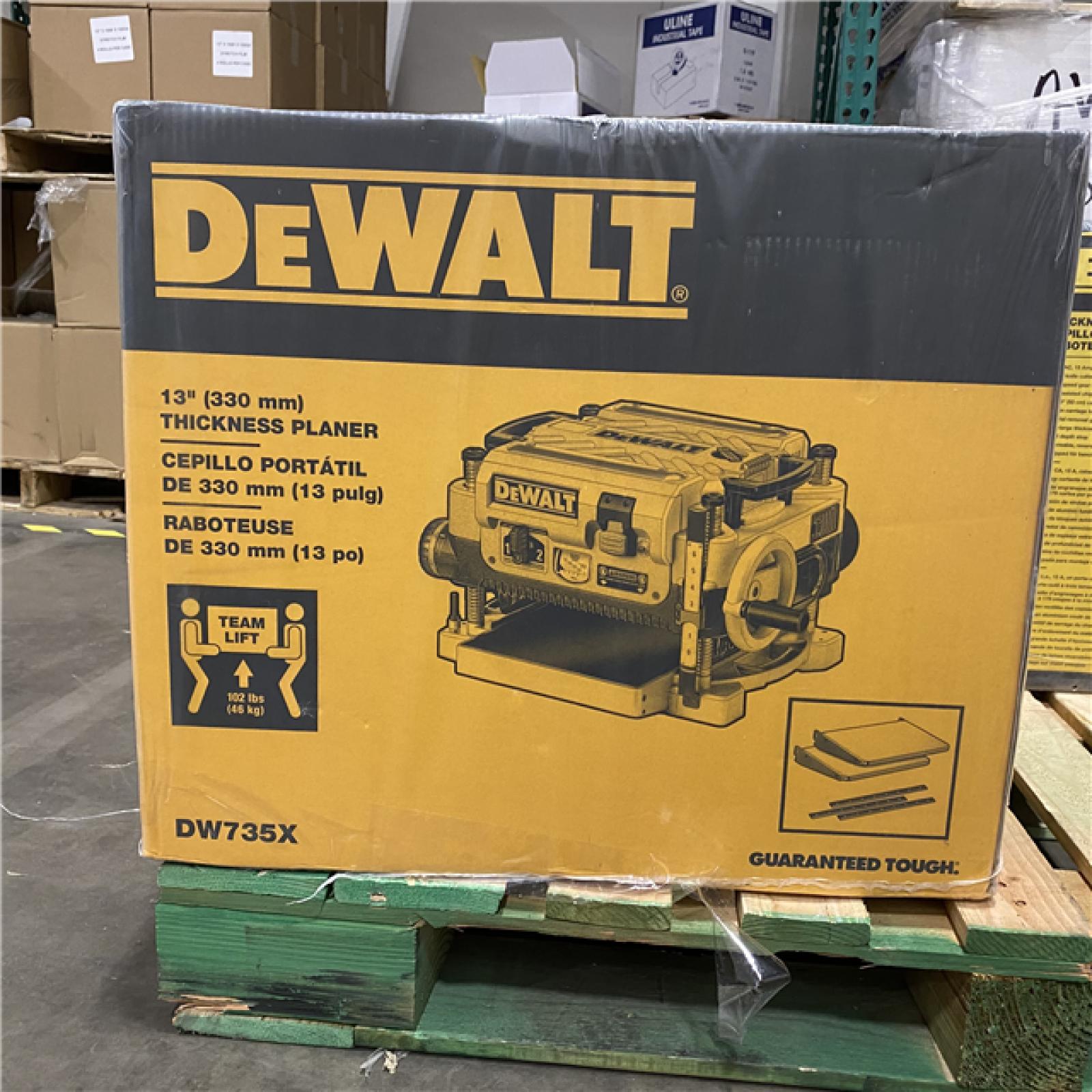 NEW -DEWALT15 Amp Corded 13 in. Heavy-Duty 2-Speed Bench Planer