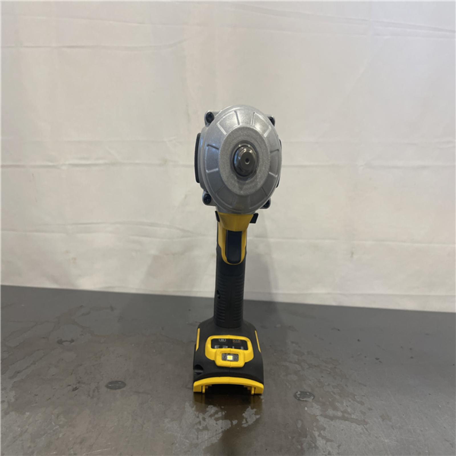 AS-IS- Dewalt 20V MAX Lithium-Ion Cordless 1/2 in. Impact Wrench Kit W/ BATTERY & CHARGER