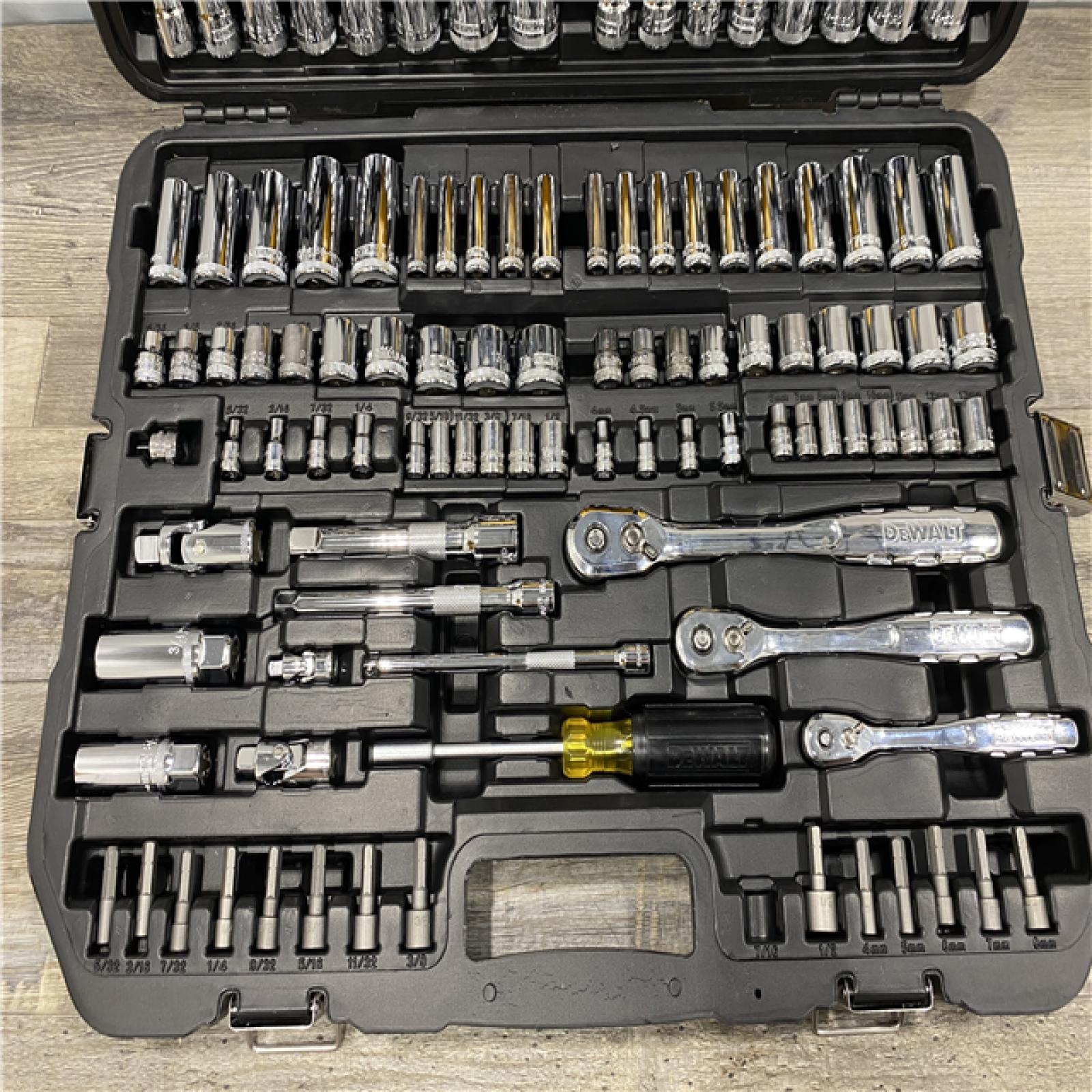 AS-IS DEWALT 167 Piece Mechanic's Tool Kit