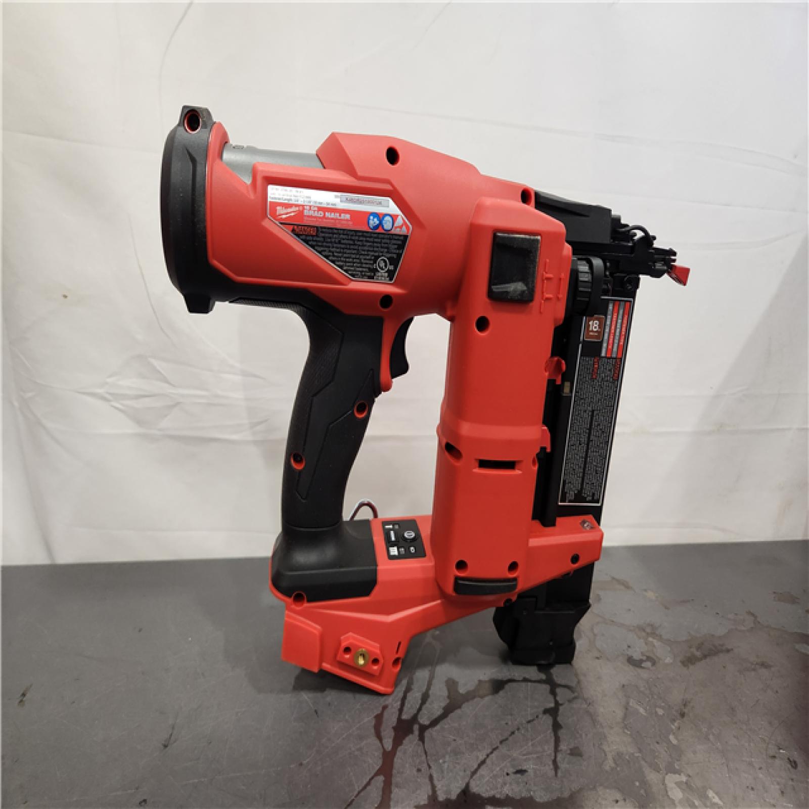 AS-IS- Milwaukee M18 FUEL 18 Gauge Brad Nailer