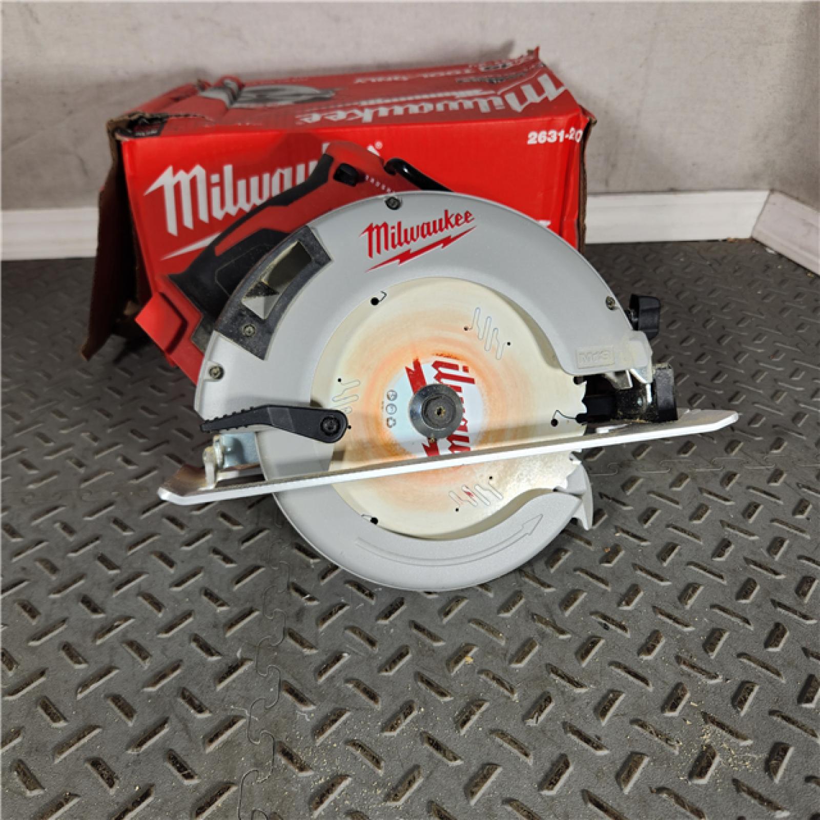Houston location- AS-IS Milwaukee 2631-20 18V M18 Lithium-Ion 7-1/4 Brushless Cordless Circular Saw (Tool Only)