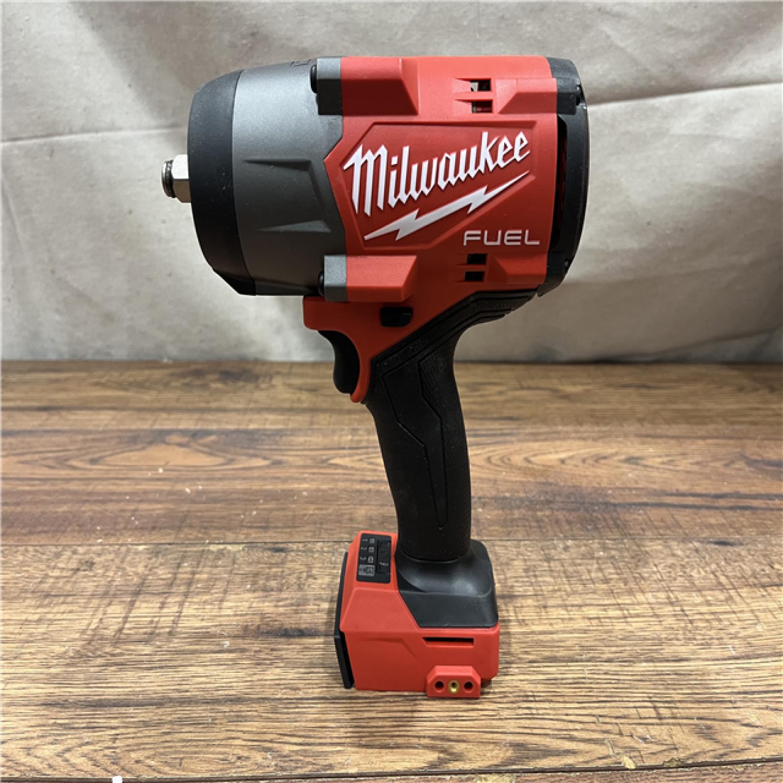 AS-IS Milwaukee M18 1/2 in. Cordless Brushless High Torque Impact Wrench Kit (Battery & Charger)