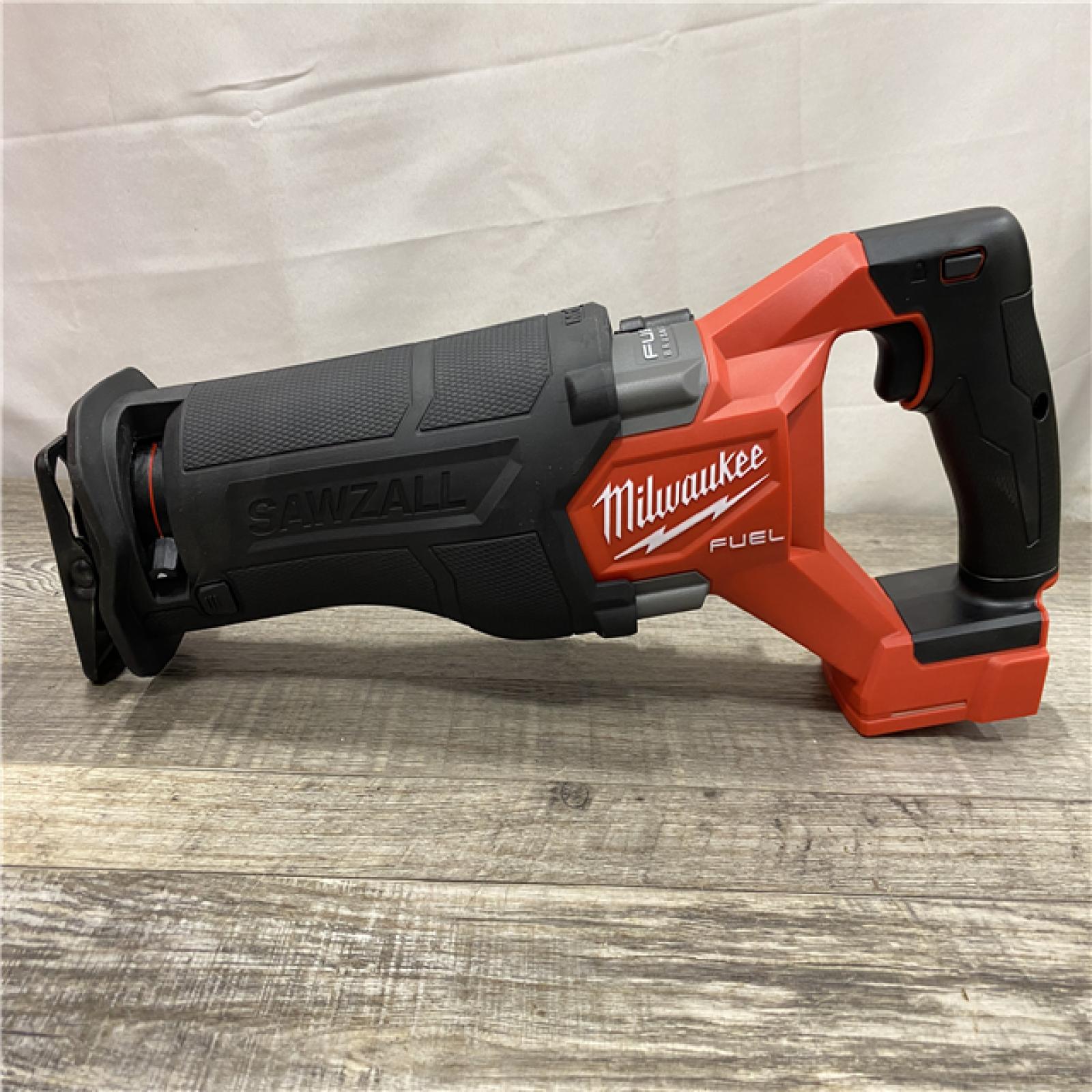 AS-IS Milwaukee FUEL GEN-2 18V Lithium-Ion Brushless Cordless SAWZALL Reciprocating Saw (Tool-Only)