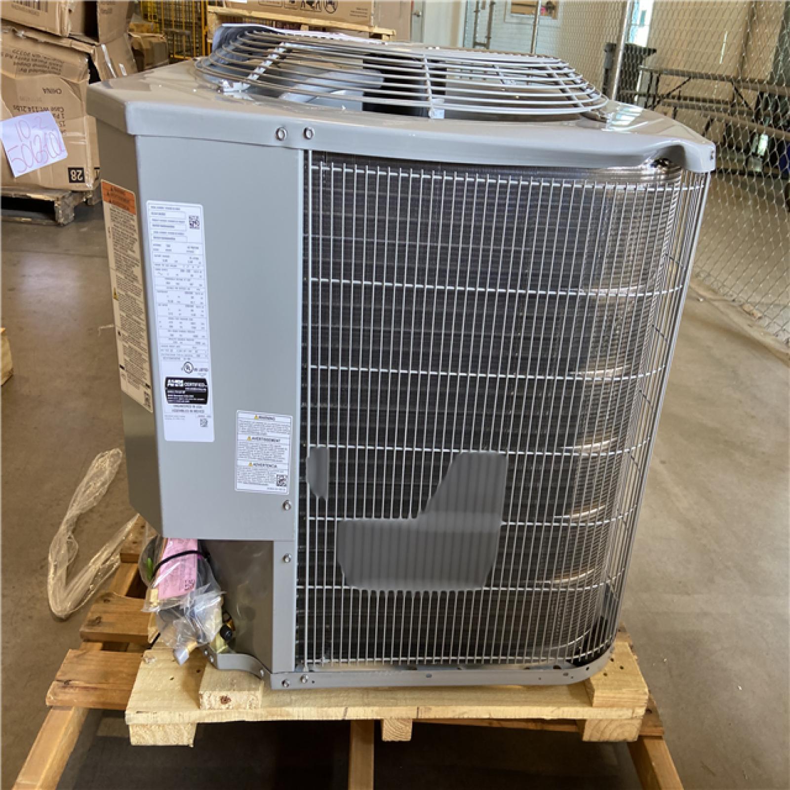 DALLAS LOCATION - Smartcomfort® by Carrier 1.5 Ton 14.3 Seer2 Heat Pump