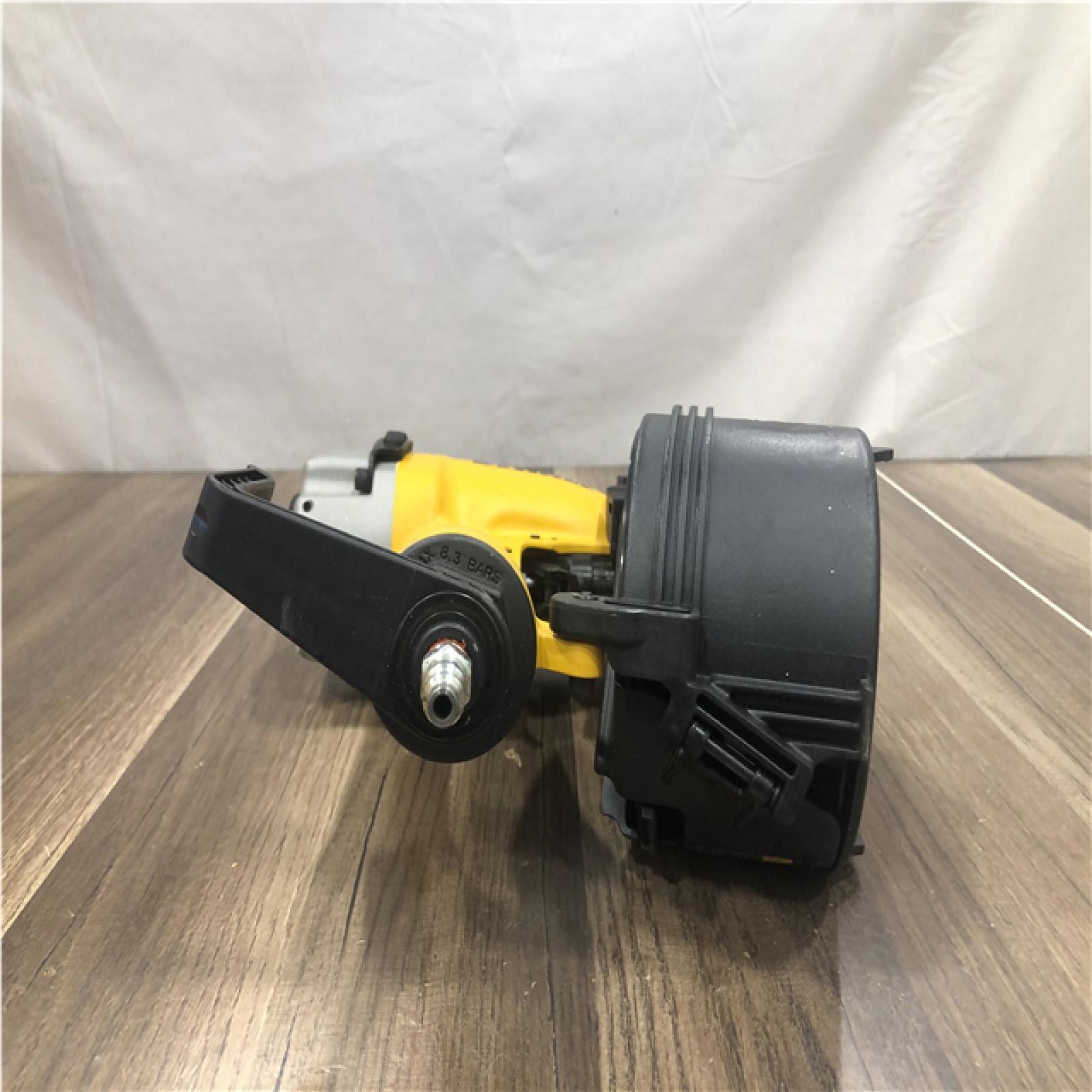 AS-IS DEWALT DW66C-1 2-1/2 Inch 15 Degree Coil Siding and Fencing Nailer