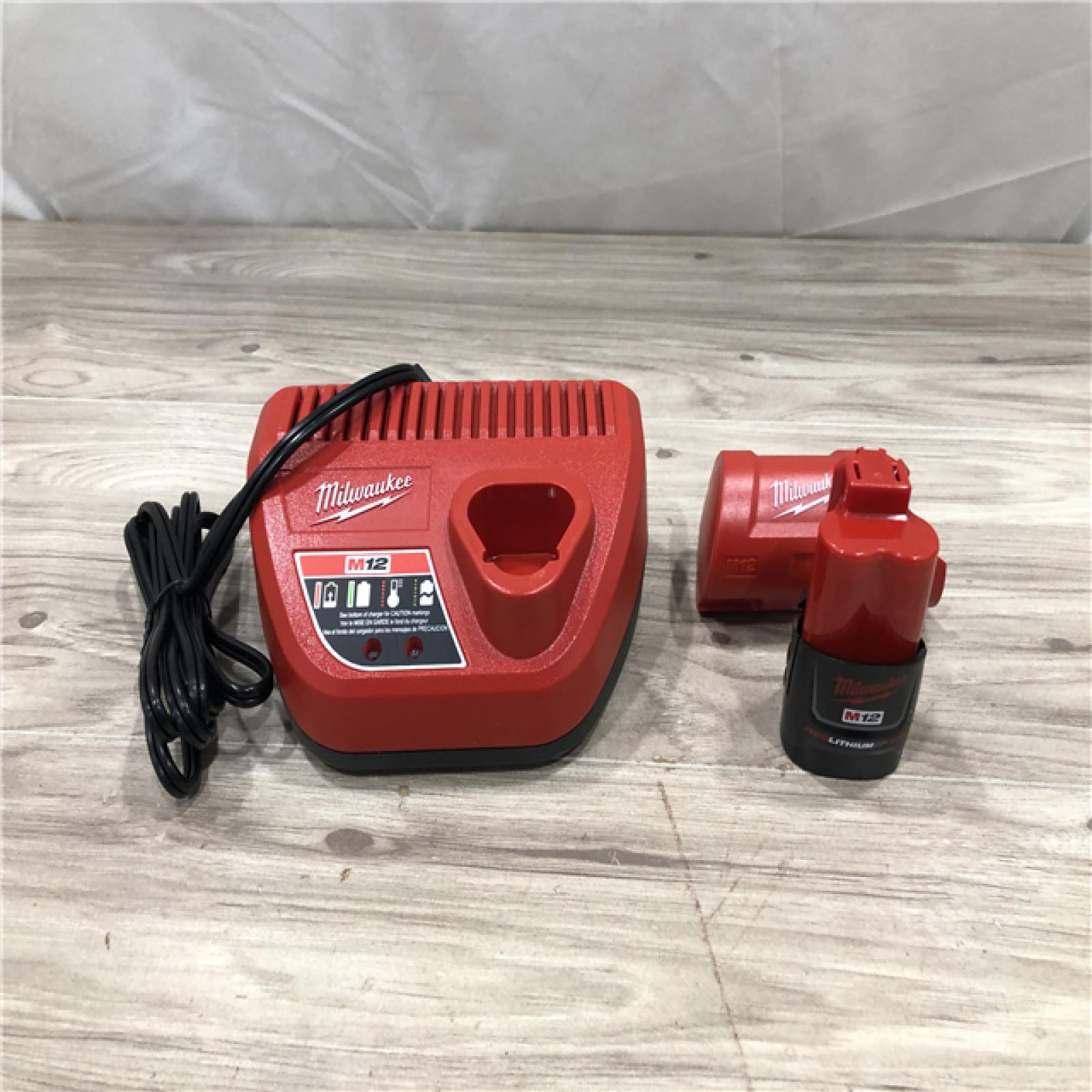 AS-IS Milwaukee Women's Black Medium M12 Heated Axis Vest