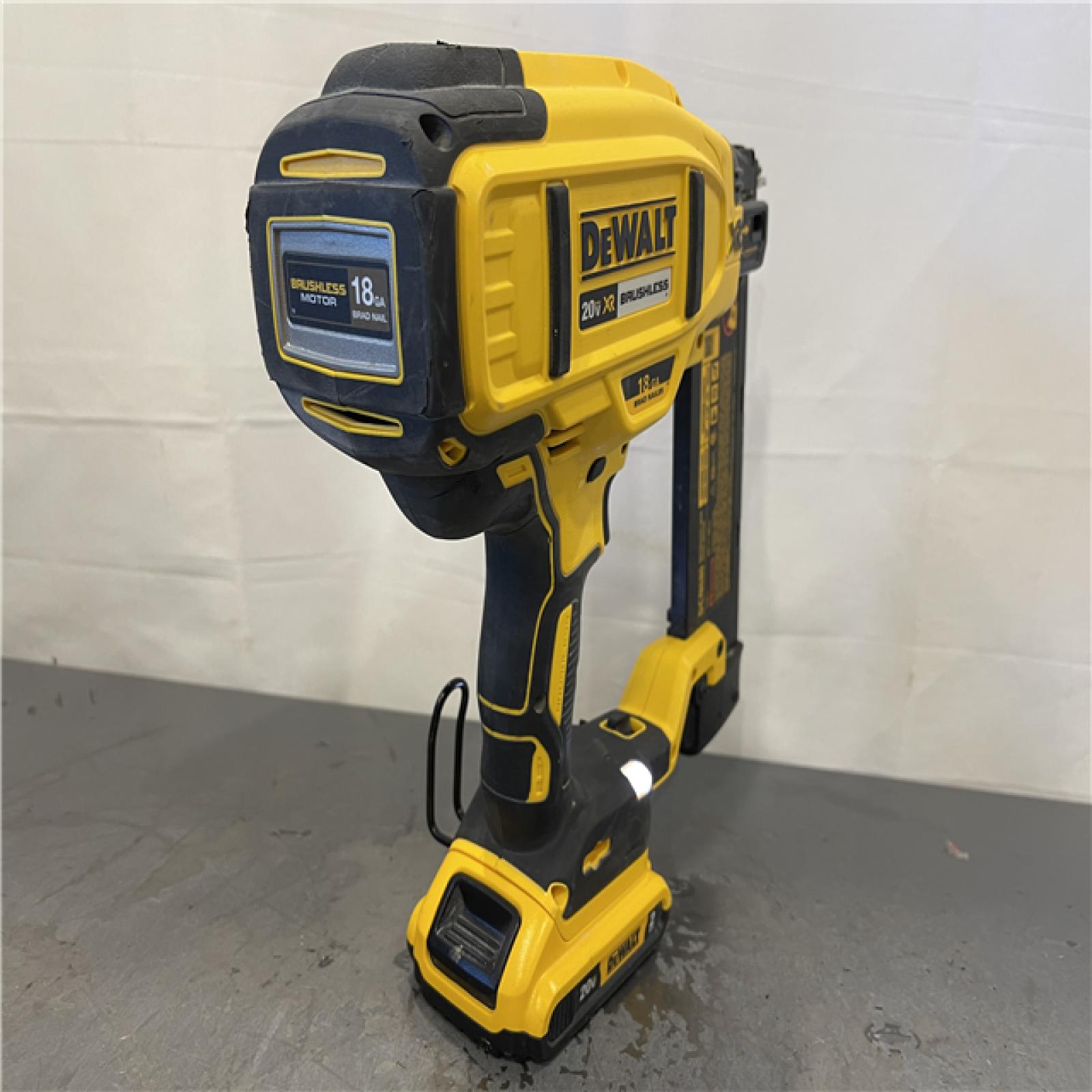 AS-IS - DeWalt 20V MAX XR Lithium-Ion Cordless 18-Gauge Brad Nailer
