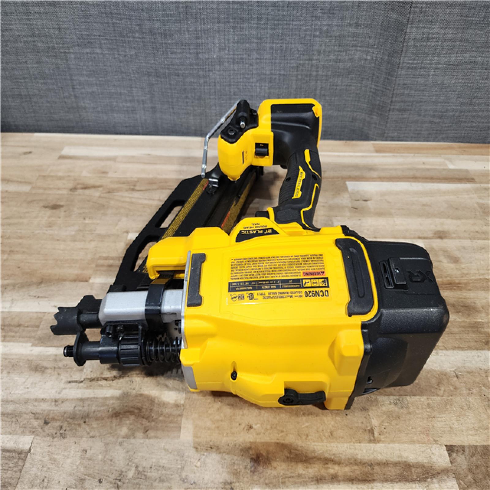 HOUSTON LOCATION - AS-IS DEWALT 20-Volt 21° Cordless Framing Nailer (Tool-Only)