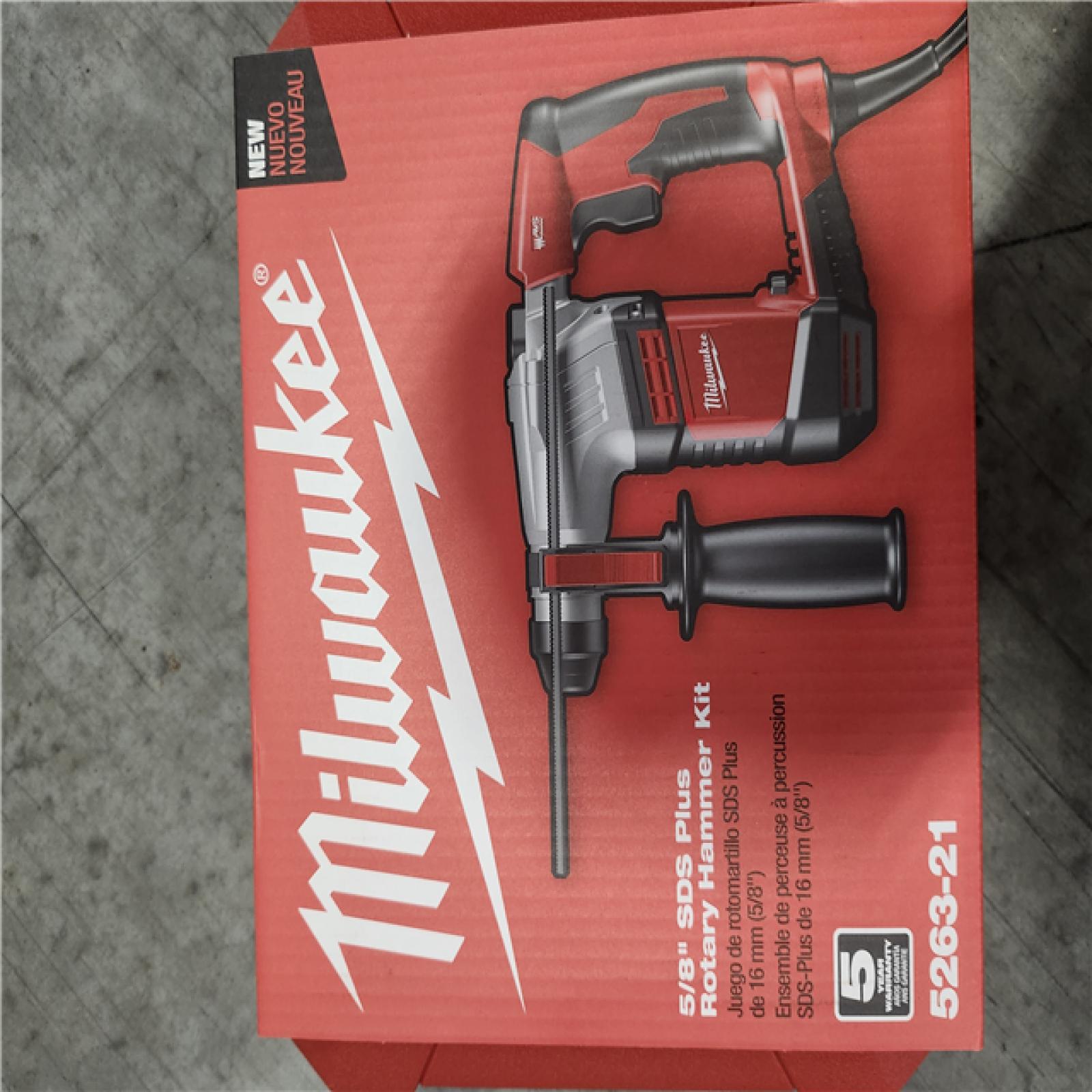 NEW! - Milwaukee 5.5 Amp 5/8 in. Corded SDS-plus Concrete/Masonry Rotary Hammer Drill Kit with Case