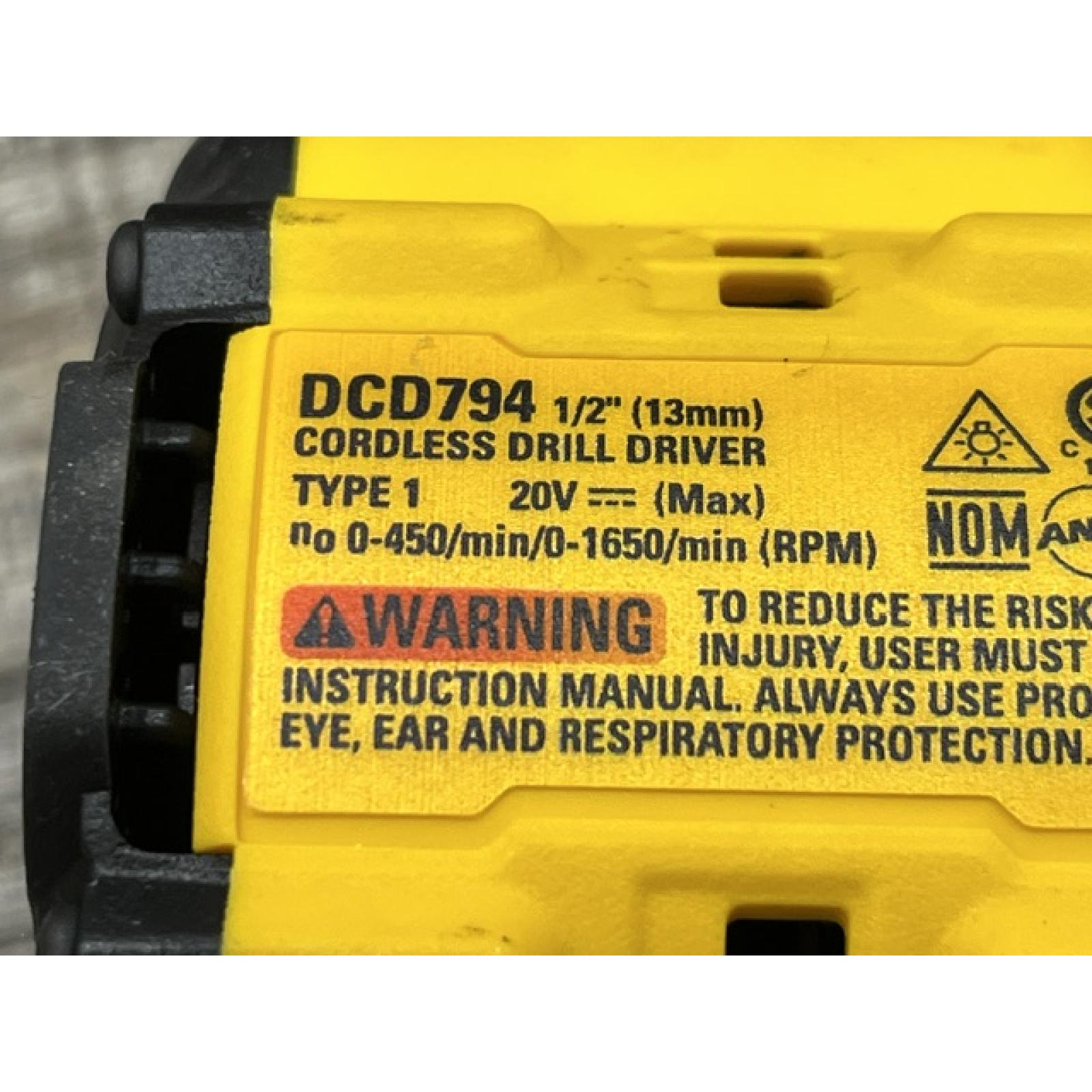 AS-IS DEWALT Atomic 20V Lithium-Ion Cordless Compact 1/2 in. Drill/Driver Kit