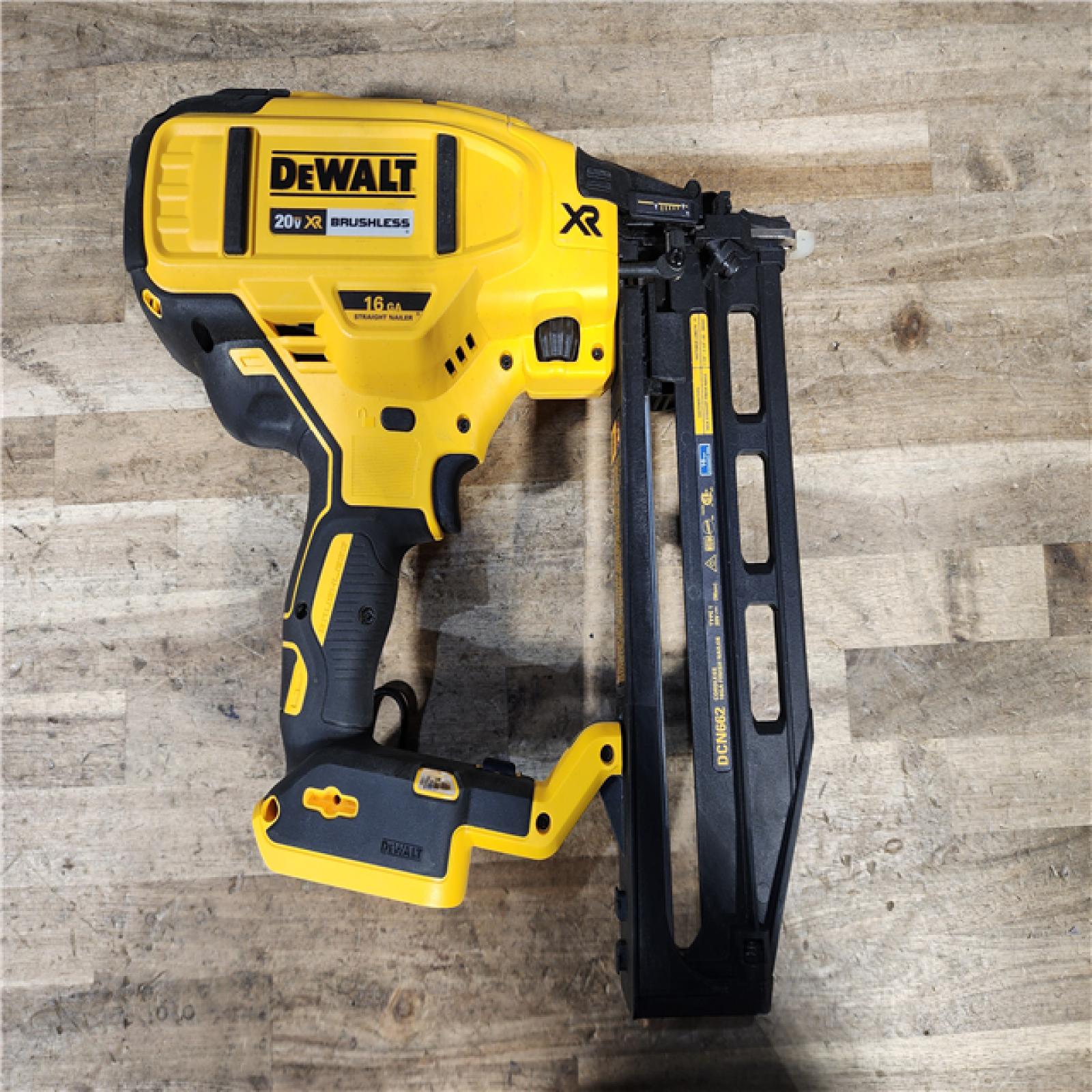 HOUSTON LOCATION - AS-IS DEWALT 20V MAX XR 16-Gauge Lithium-Ion Cordless Finish Nailer (Tool Only)