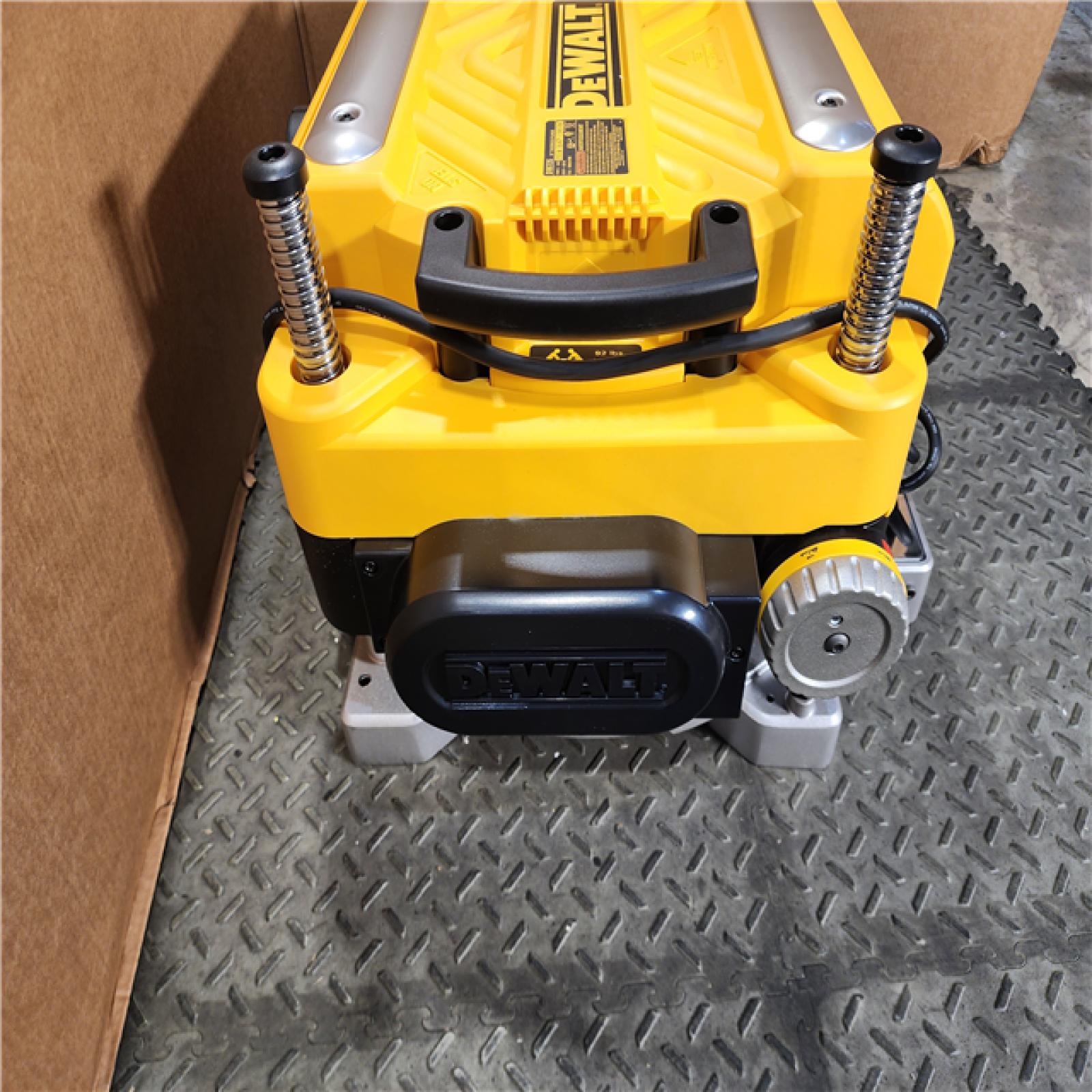 HOUSTON LOCATION - AS-IS DEWALT 13 THICKNESS PLANER