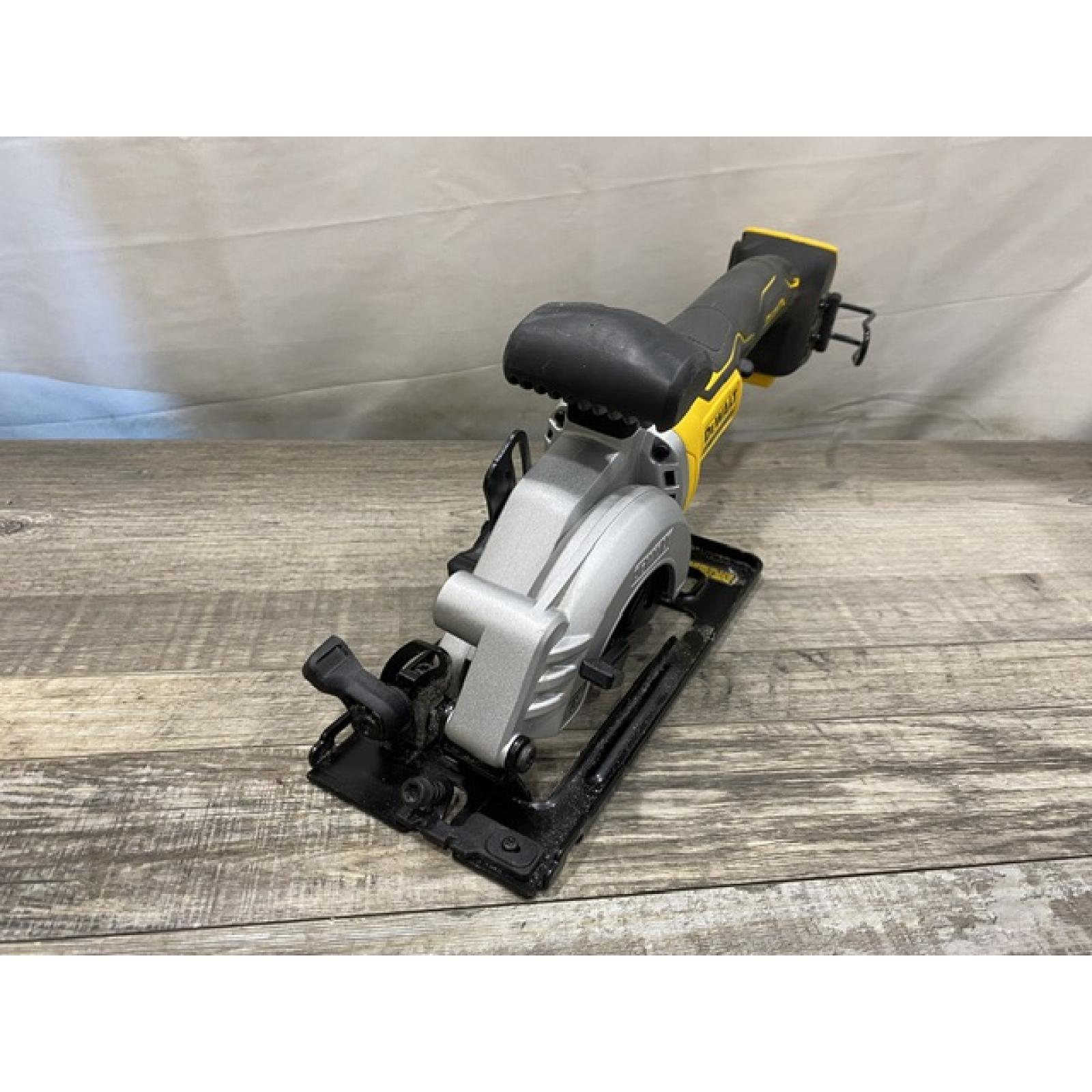 AS-IS DEWALT ATOMIC 20V MAX Cordless Brushless 4-1/2 in. Circular Saw (Tool Only)