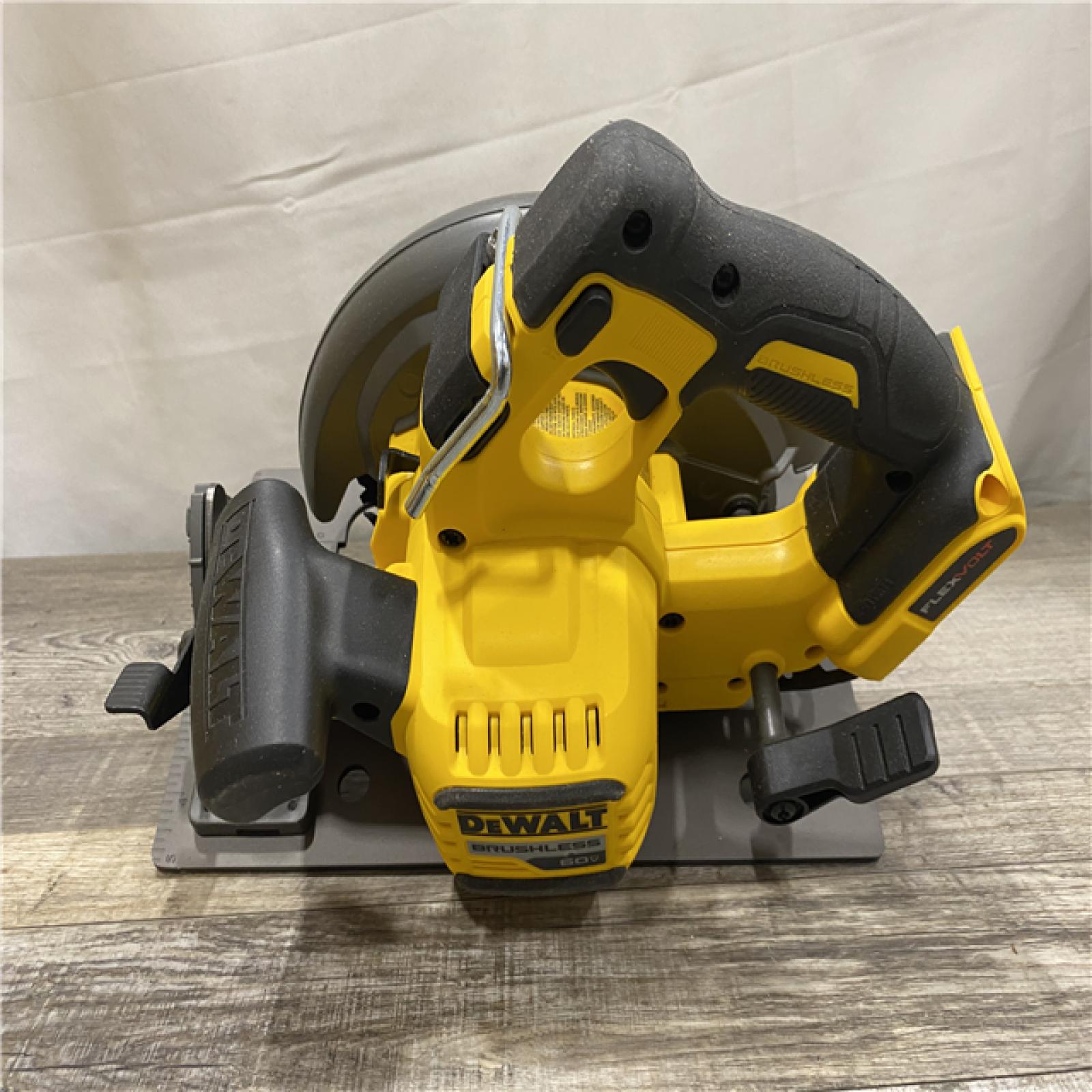 AS-IS DEWALT FLEXVOLT 60V MAX Cordless Brushless 7-1/4 in. Circular Saw with Brake (Tool Only)