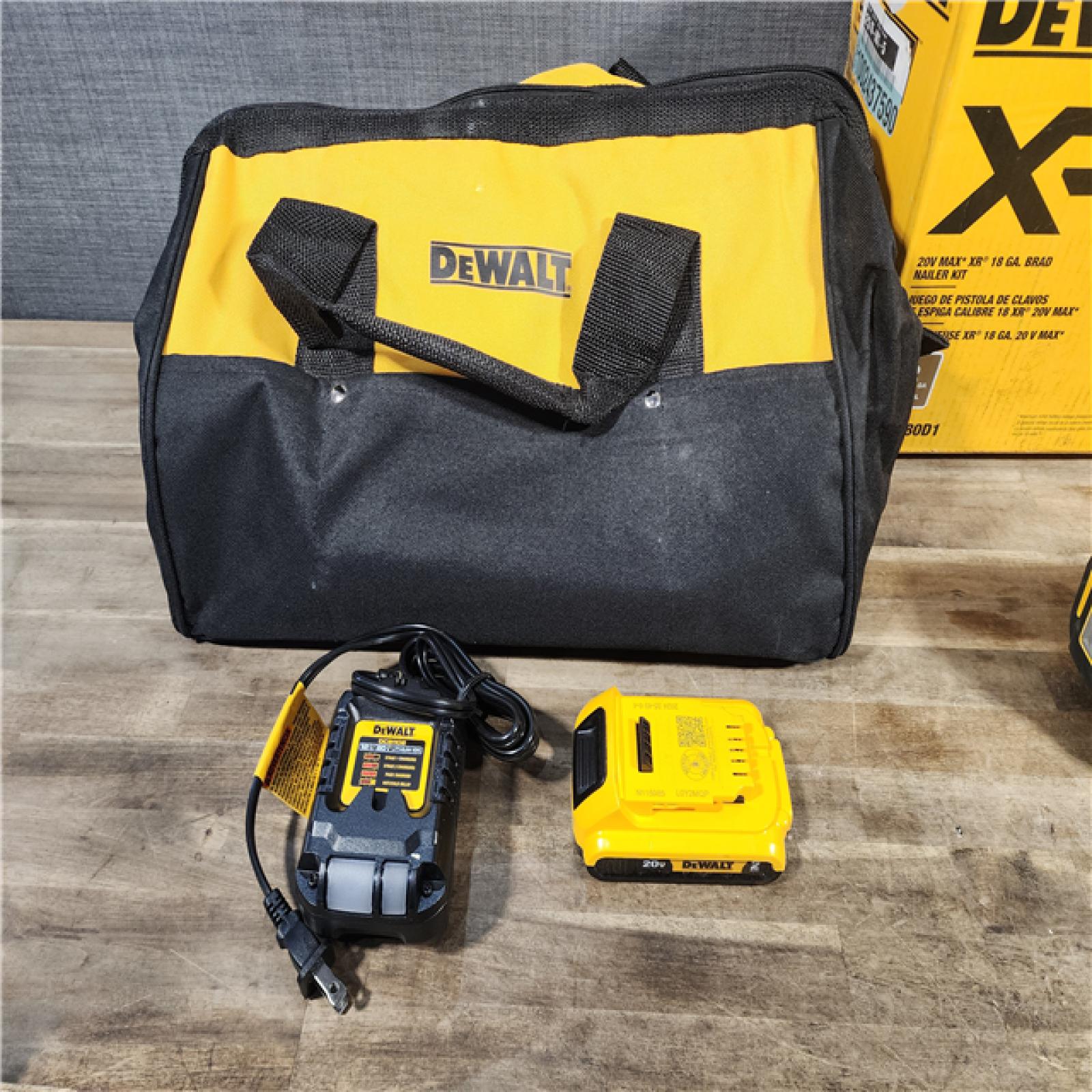 HOUSTON LOCATION - AS-IS DEWALT 20V MAX XR 18 Gauge Brad Nailer Kit