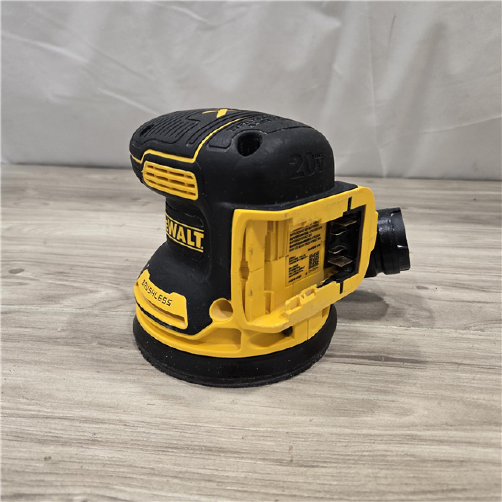 AS-IS DEWALT 20V MAX XR Cordless 5 in. Random Orbital Sander (Tool Only)
