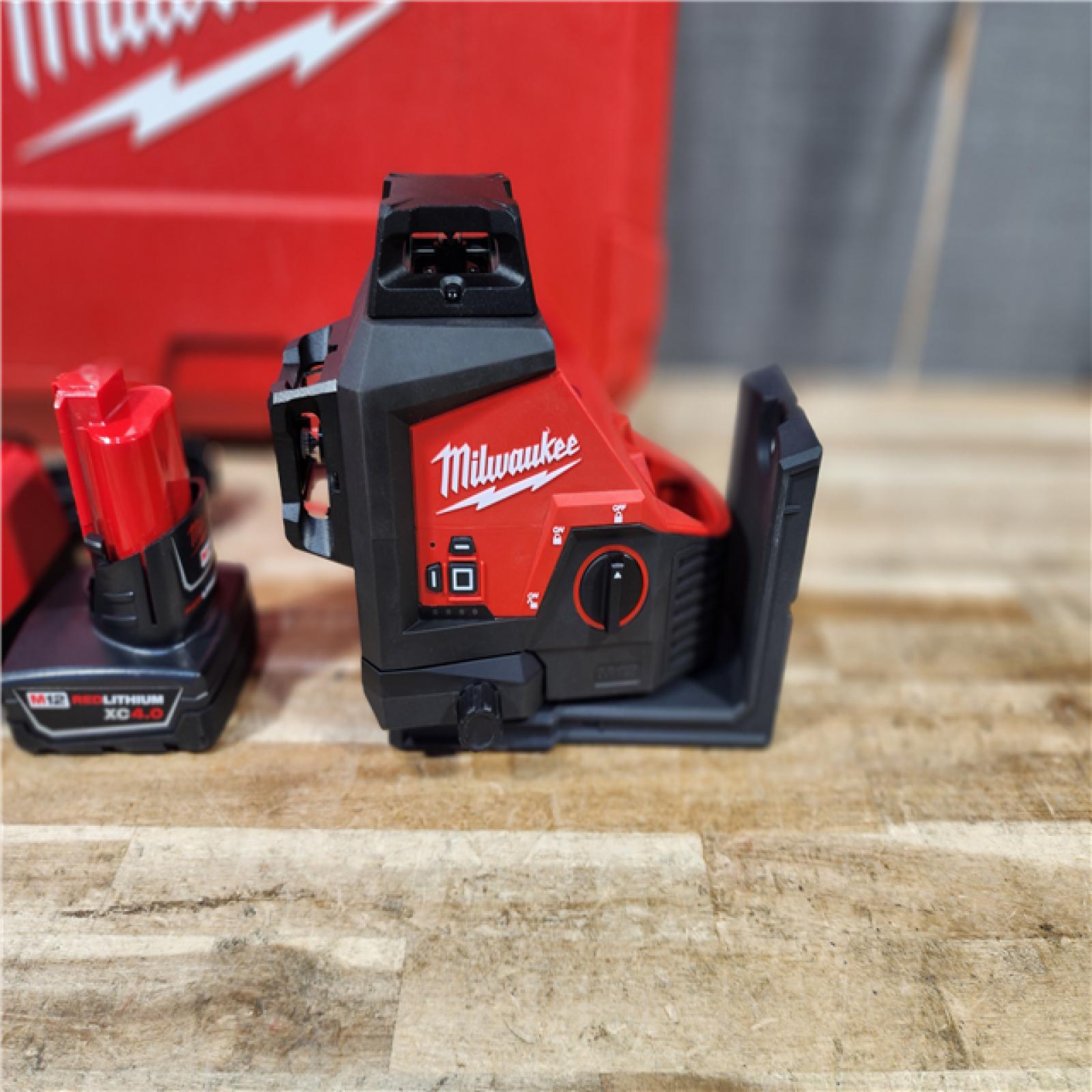 HOUSTON LOCATION - AS - IS Milwaukee 12-Volt Lithium-Ion Cordless Green 250 ft. 3-Plane Laser Level Kit