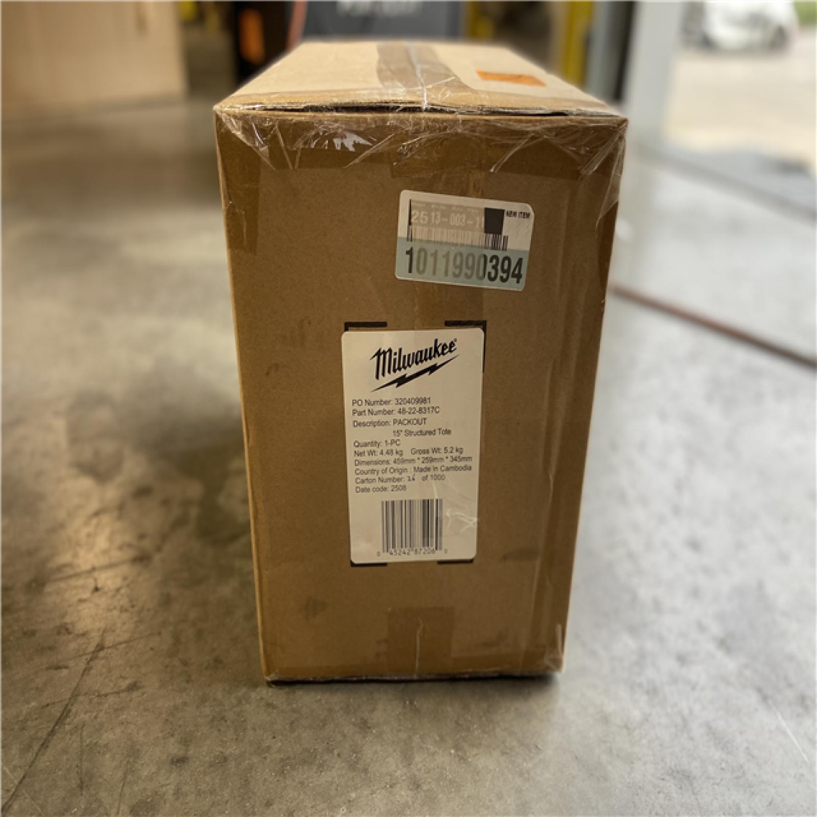 NEW! - Milwaukee PACKOUT 15 Structured Tote