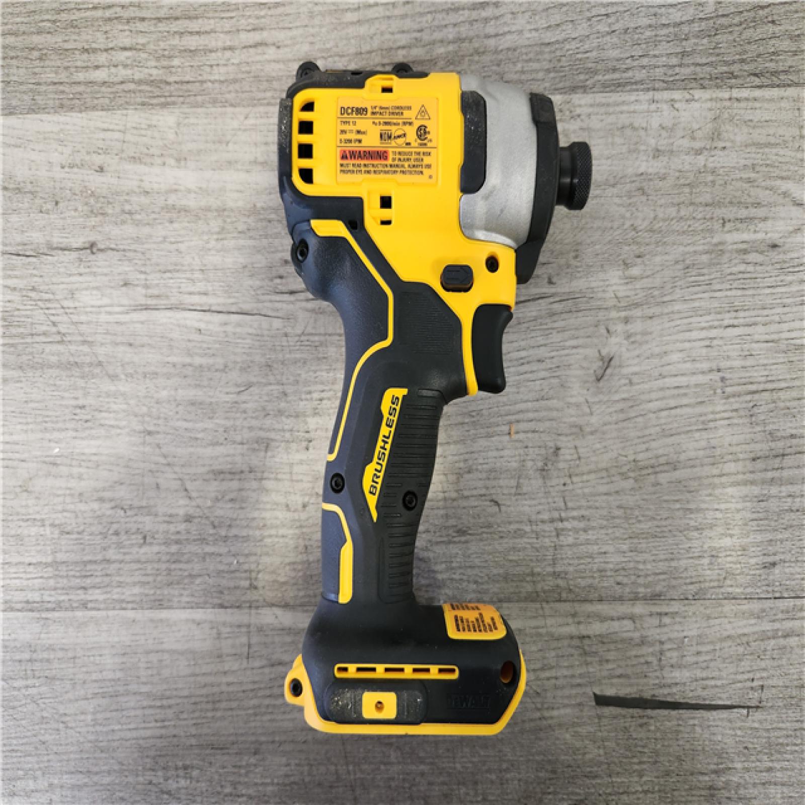 Phoenix Location DEWALT 20V MAX Cordless 5 Tool Combo Kit with 20V 2.0Ah & 5.0Ah Batteries and Charger