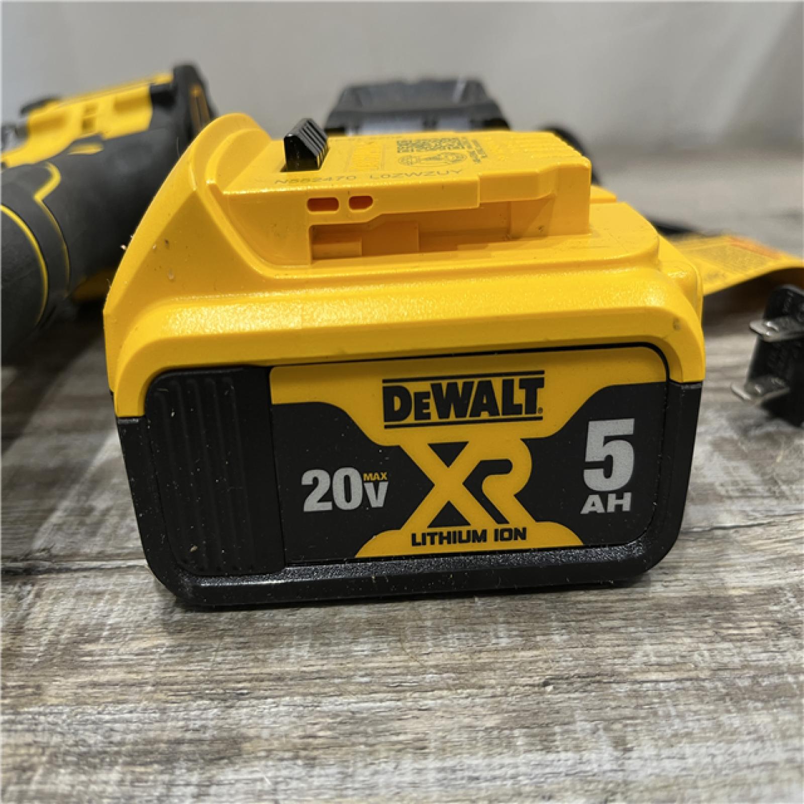 AS-IS DEWALT ATOMIC 20V Lithium-Ion Cordless 1/2 in. Hammer Drill Kit
