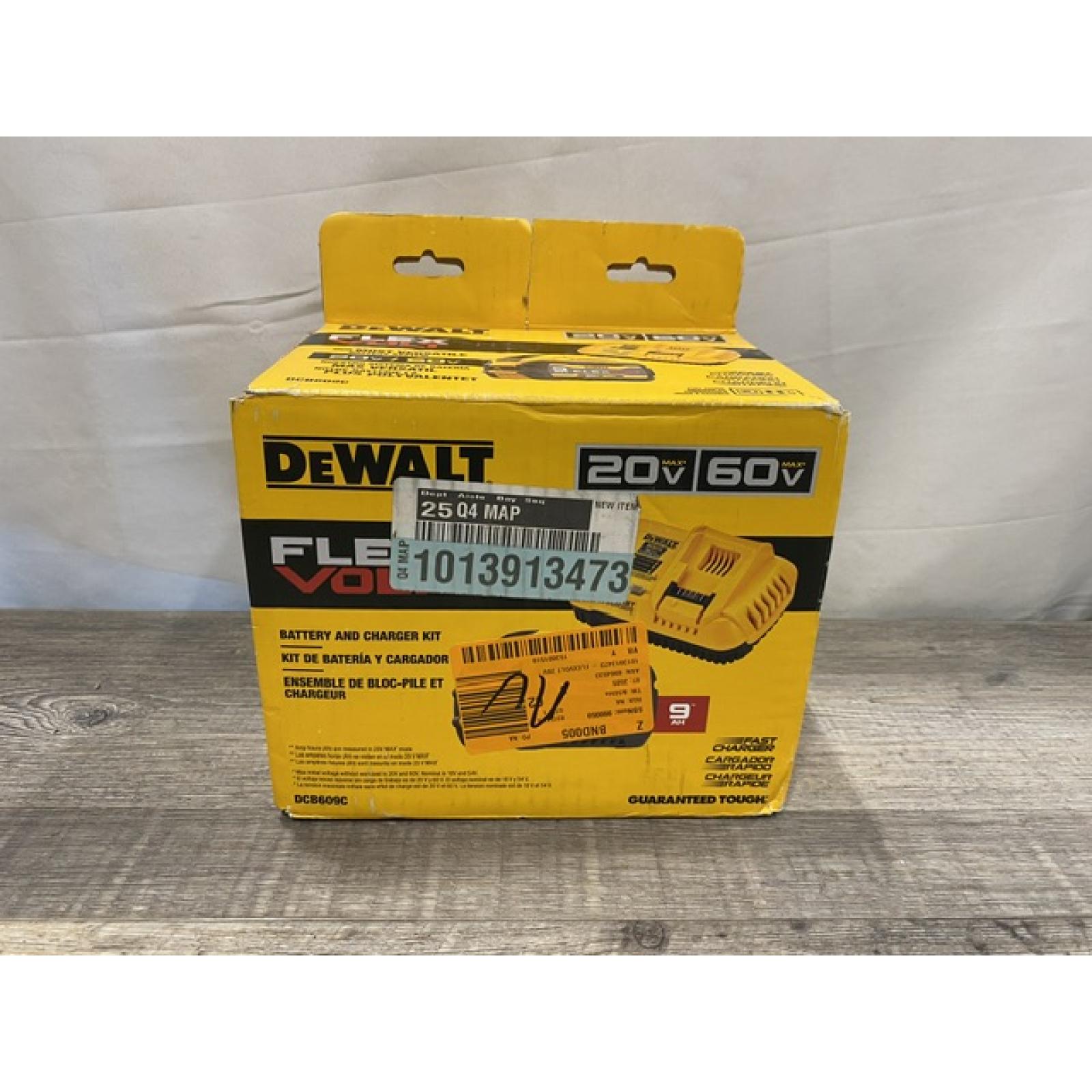 NEW - DEWALT 20V/60V MAX FLEXVOLT Lithium-Ion 9.0Ah Battery and Charger Starter Kit