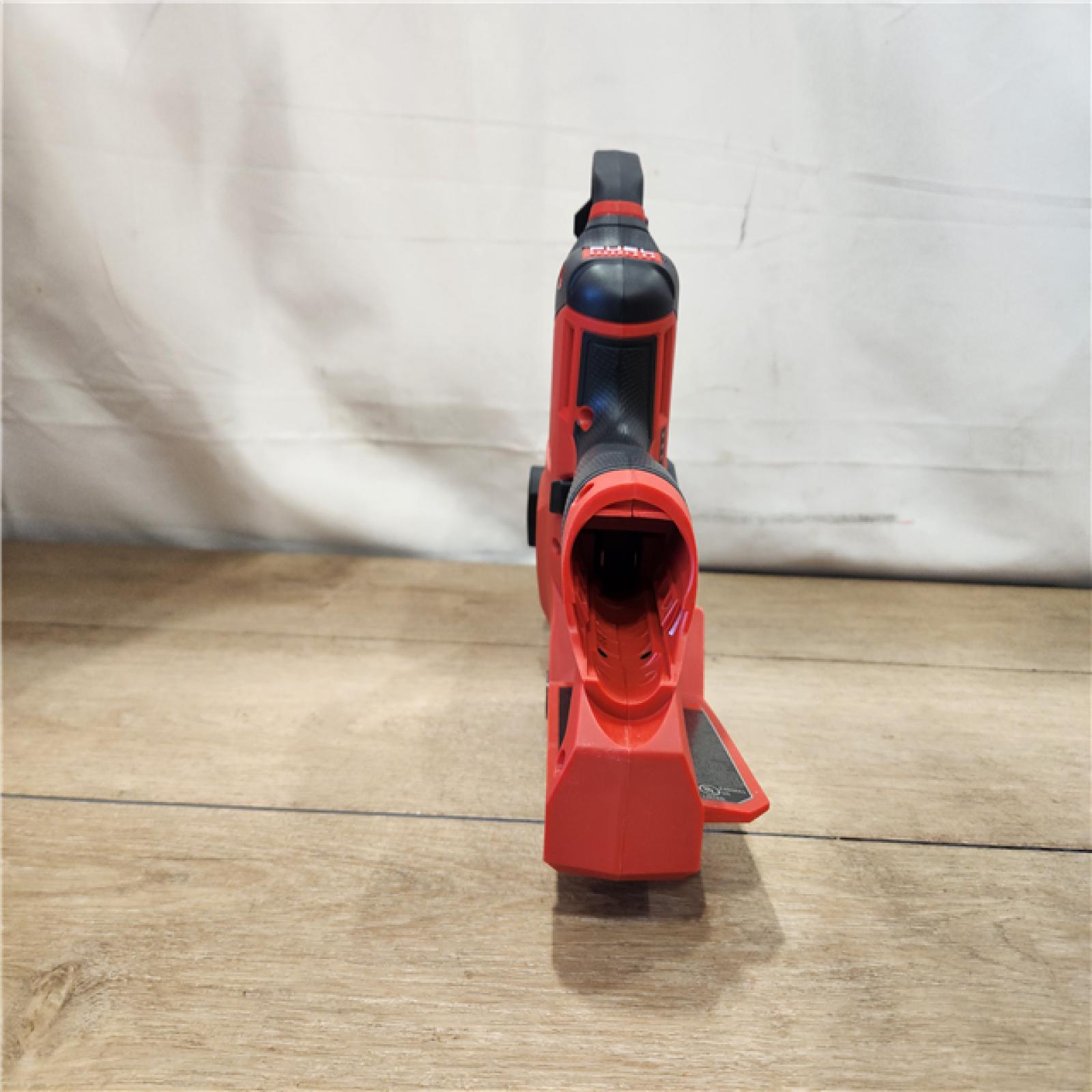 AS-IS- Milwaukee FUEL 12V Lithium-Ion Brushless Battery 6 in. HATCHET Pruning Saw Kit