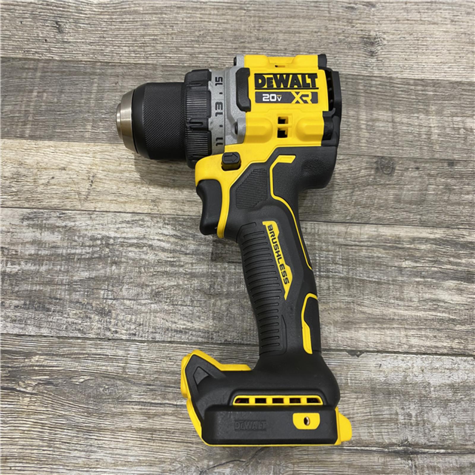 AS-IS DEWALT 20V XR Lithium-Ion Cordless Brushless 1/2 in. Drill/Driver Kit