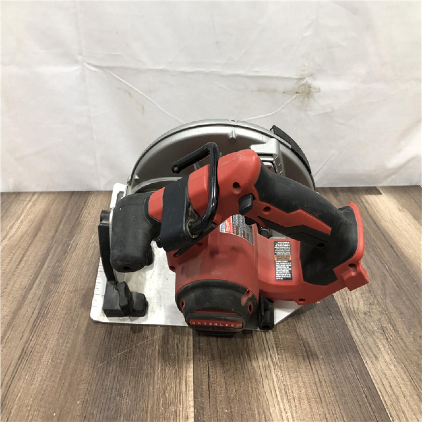AS-IS Milwaukee 18V Lithium-Ion Brushless Cordless 7-1/4 in. Circular Saw (Tool-Only)