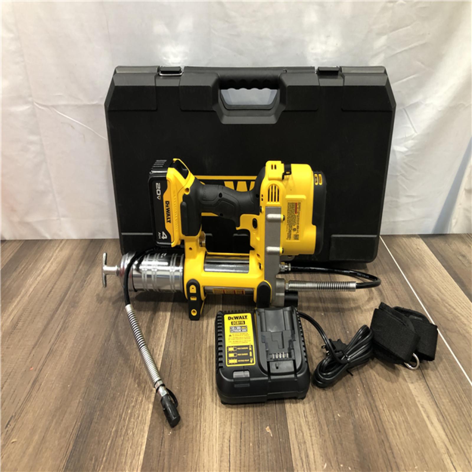AS-IS DEWALT 20V MAX Cordless 10 000 PSI Variable Speed Grease Gun Kit