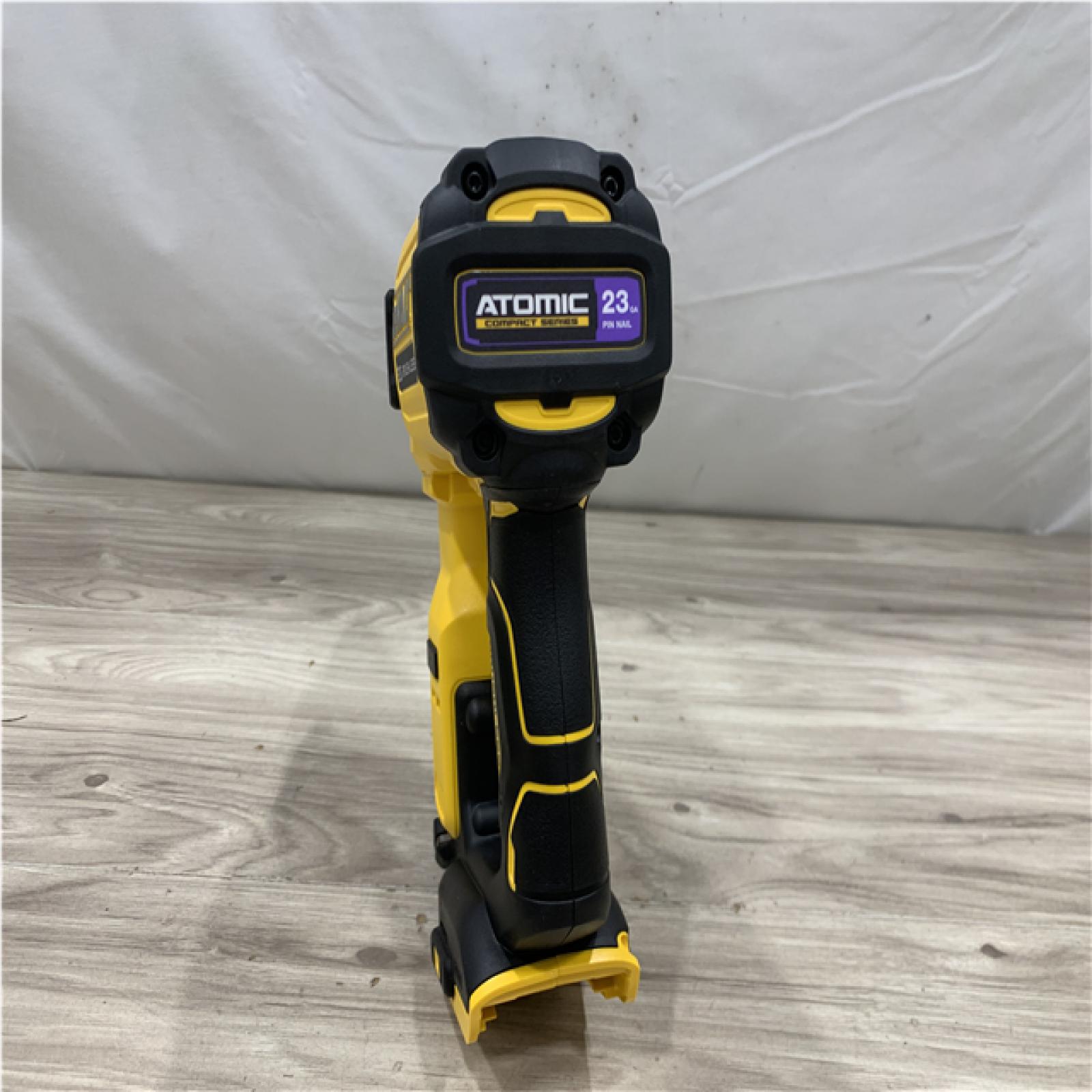 AS-IS DEWALT ATOMIC 20V MAX Lithium Ion Cordless 23 Gauge Pin Nailer Kit