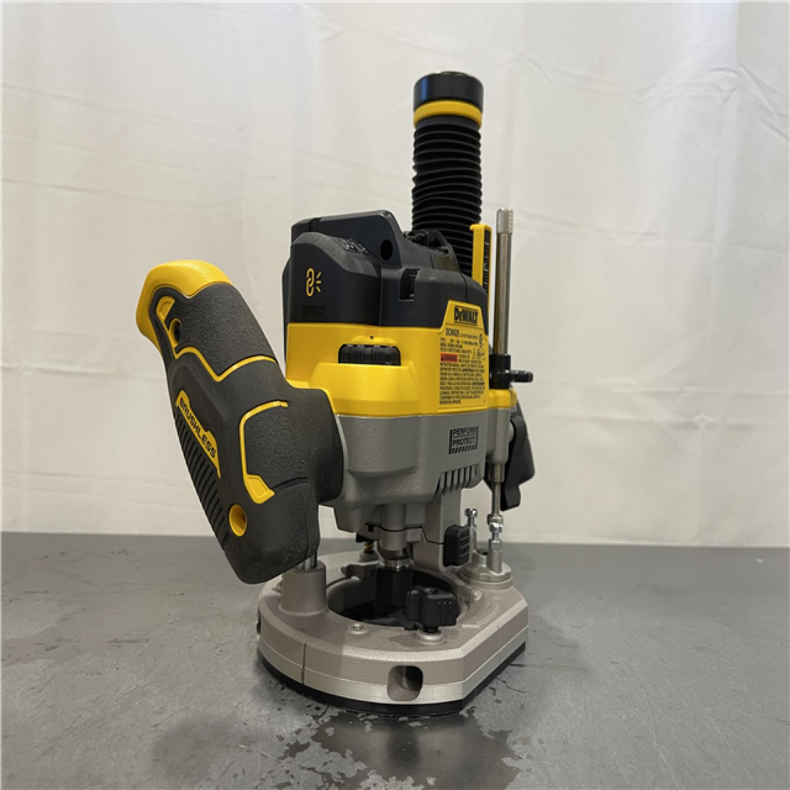 AS-IS - Dewalt 20V MAX XR 2-1/4 Peak HP Brushless Cordless Plunge Router