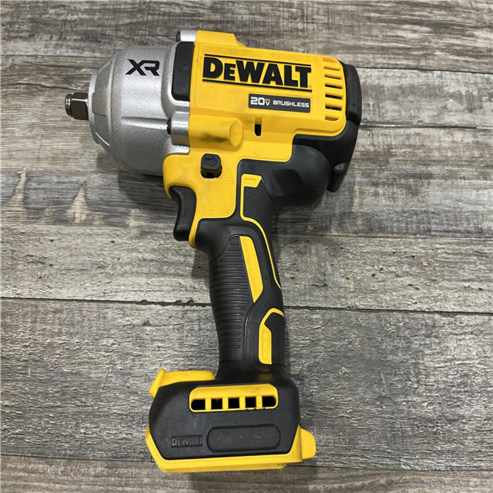 AS-IS DEWALT 20V MAX Lithium-Ion Cordless 1/2 in. Impact Wrench Kit