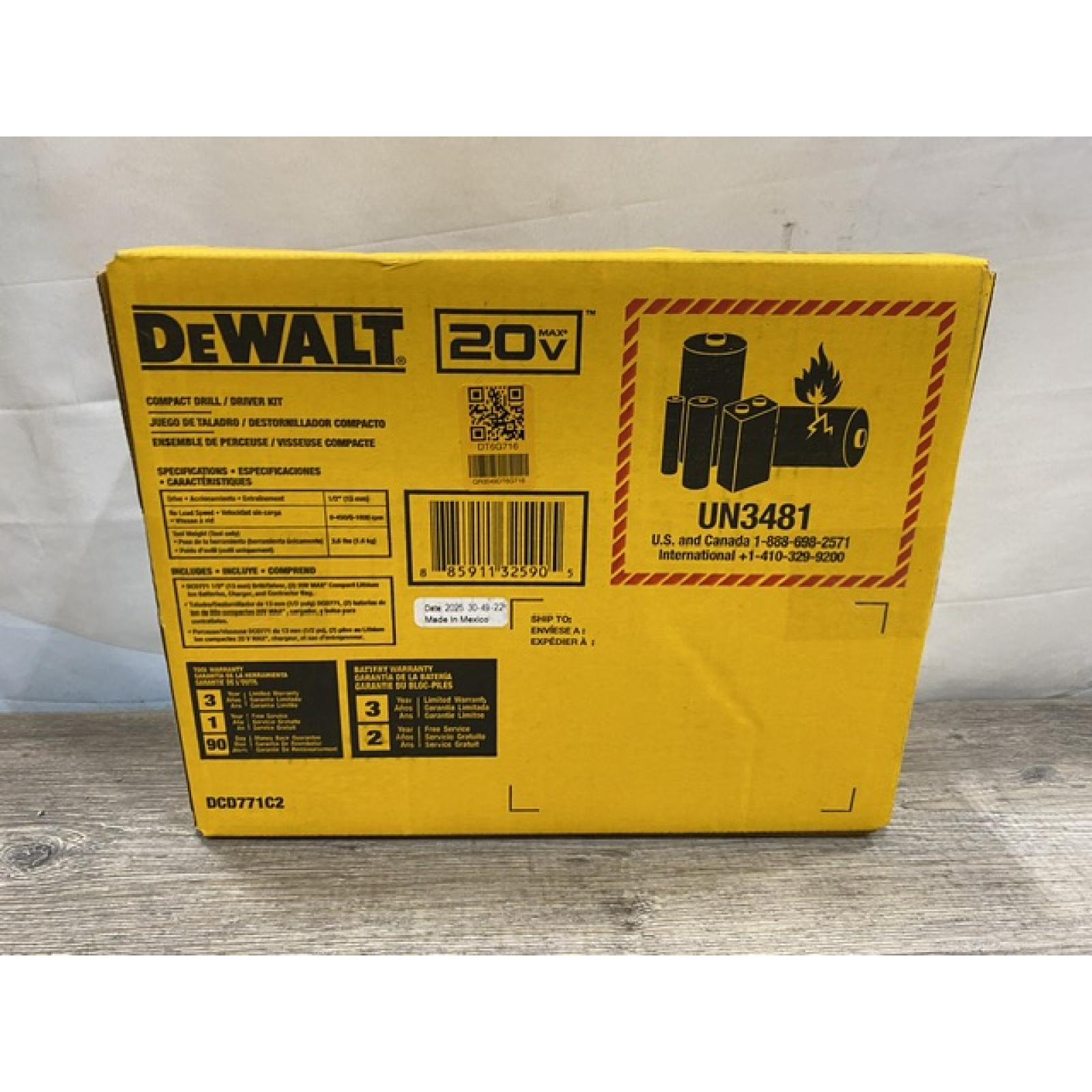 NEW - DEWALT 20V MAX Cordless 1/2 in. Drill/Driver Kit