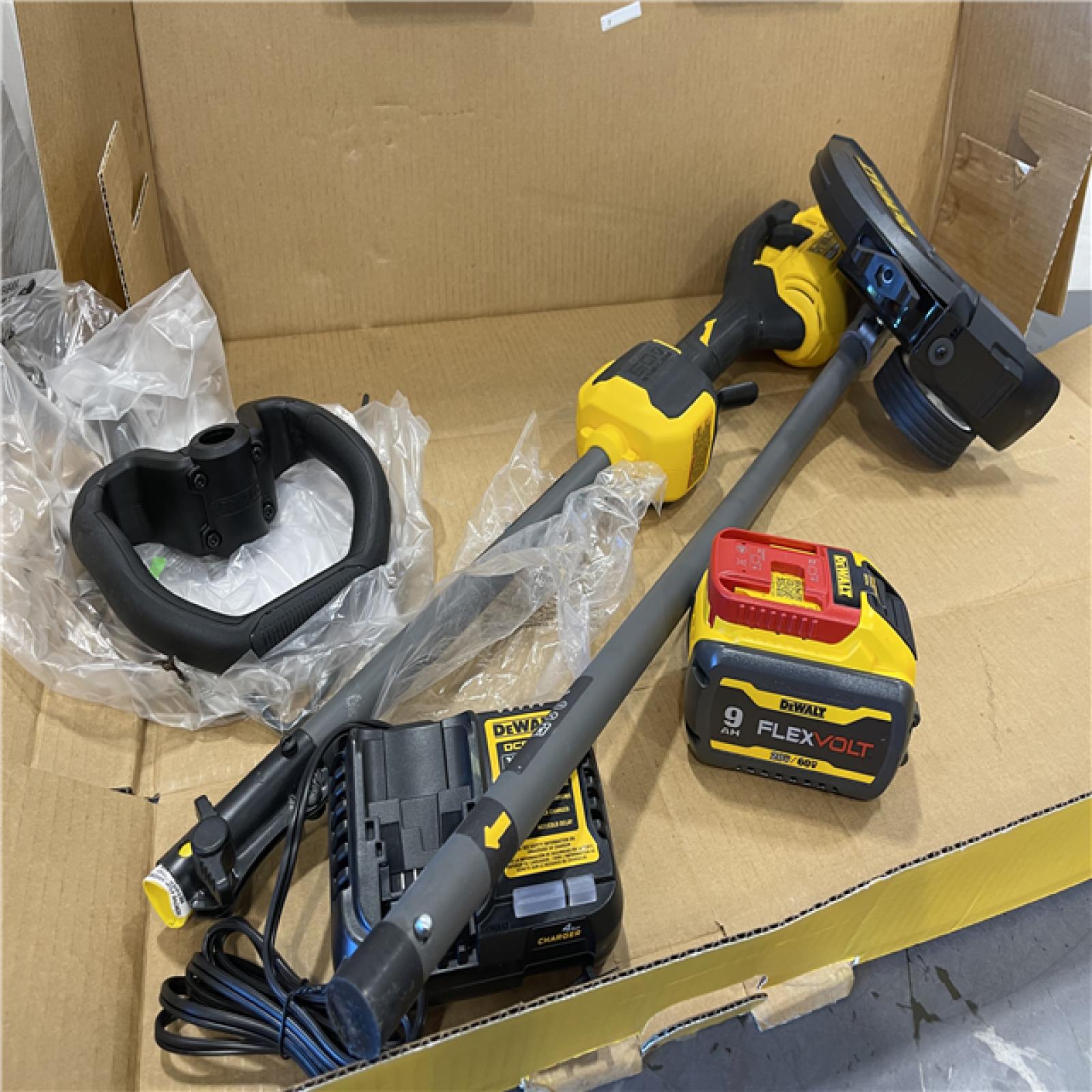 AS-IS - DeWalt FLEXVOLT 60V MAX 7.5 in. Brushless Cordless Attachment Capable Edger Kit