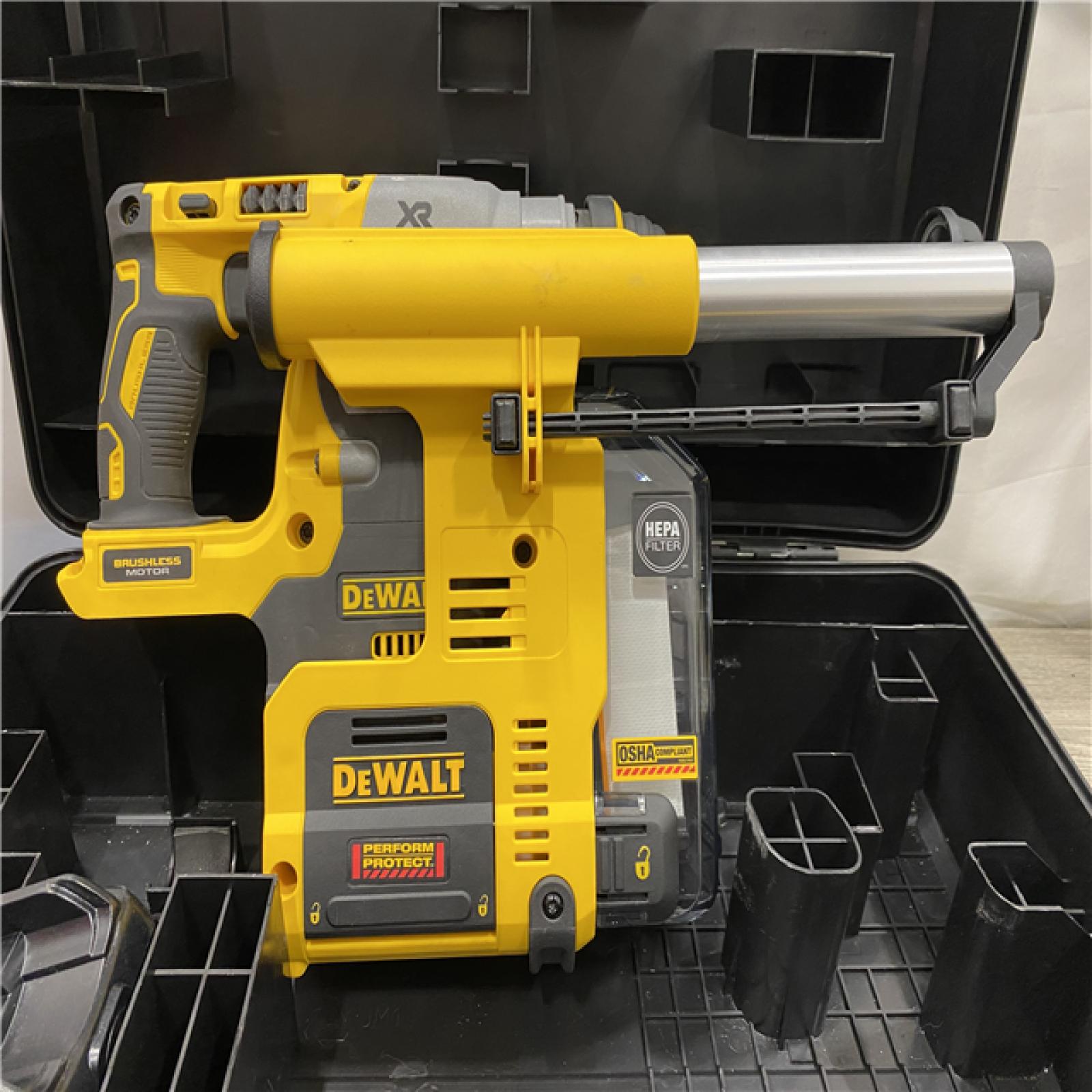 AS-IS DEWALT (Brand Rating: 4.5/5) 20V MAX XR Brushless 1 in. SDS Plus L-Shape Rotary Hammer Kit