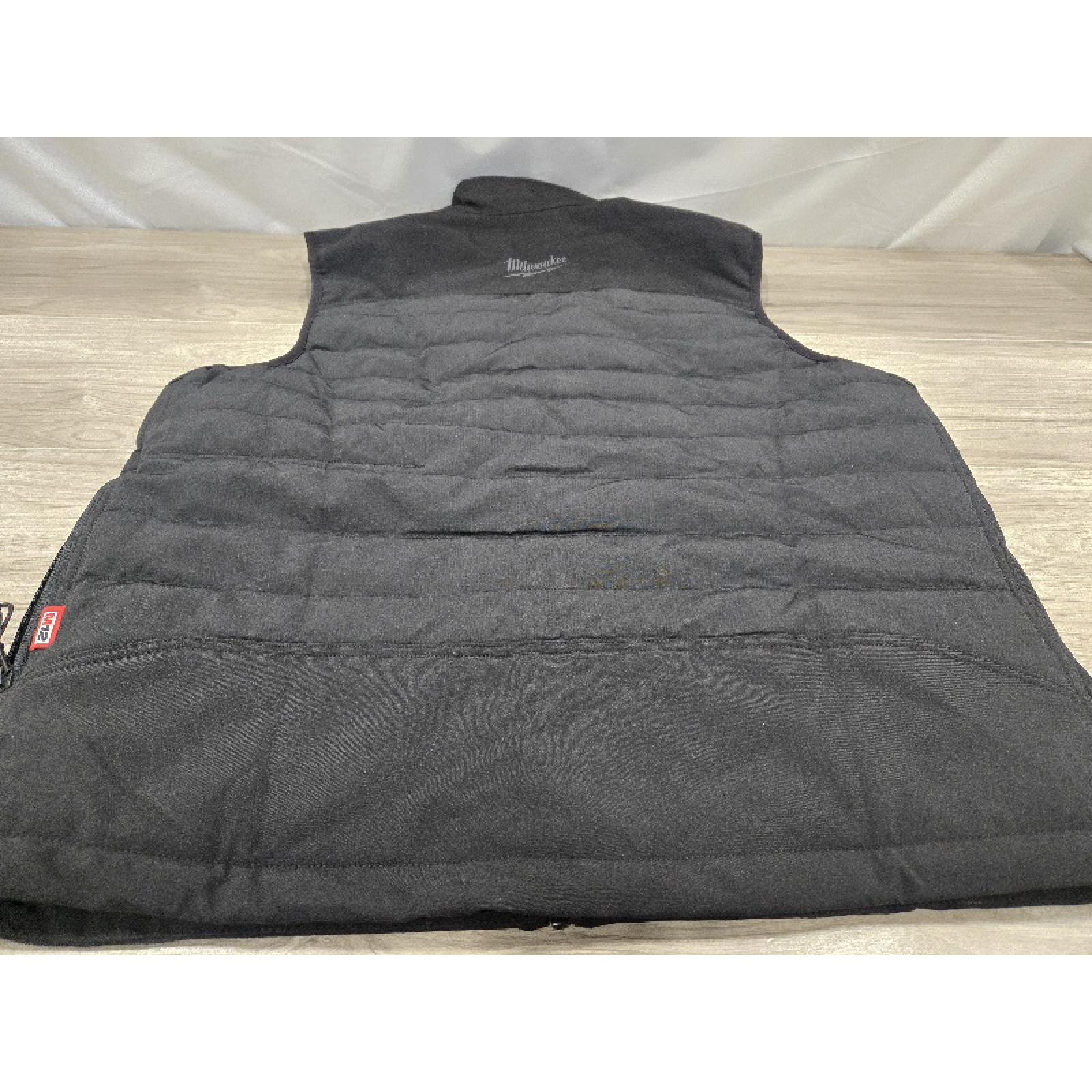 AS-IS Milwaukee Black Large M12 Heated Axis Vest Kit