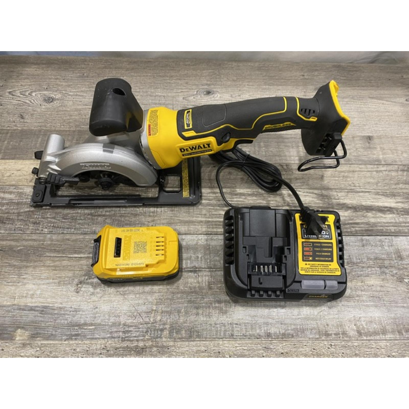 AS-IS DEWALT Atomic 20-Volt Maximum Lithium-Ion Cordless Brushless 4-1/2 in. Circular Saw Kit