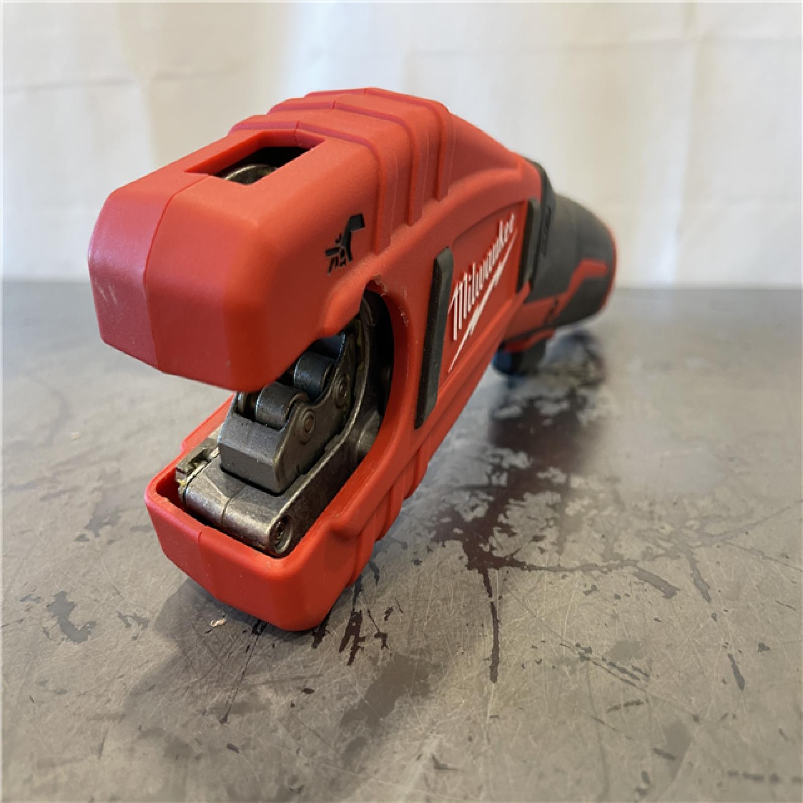 AS-IS - Milwaukee M12 12V Lithium-Ion Cordless Copper Tubing Cutter