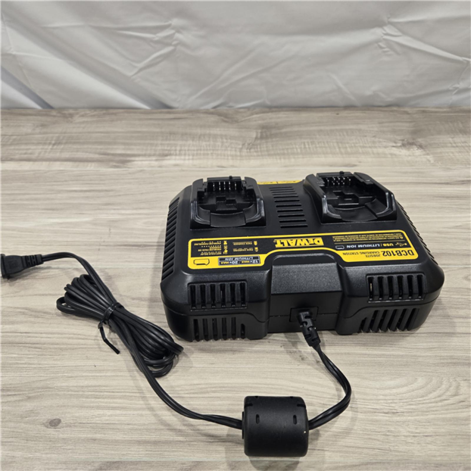 LIKE NEW! - DEWALT 12-Volt to 20-Volt MAX Lithium-Ion Dual Port Jobsite Fast Charging Station