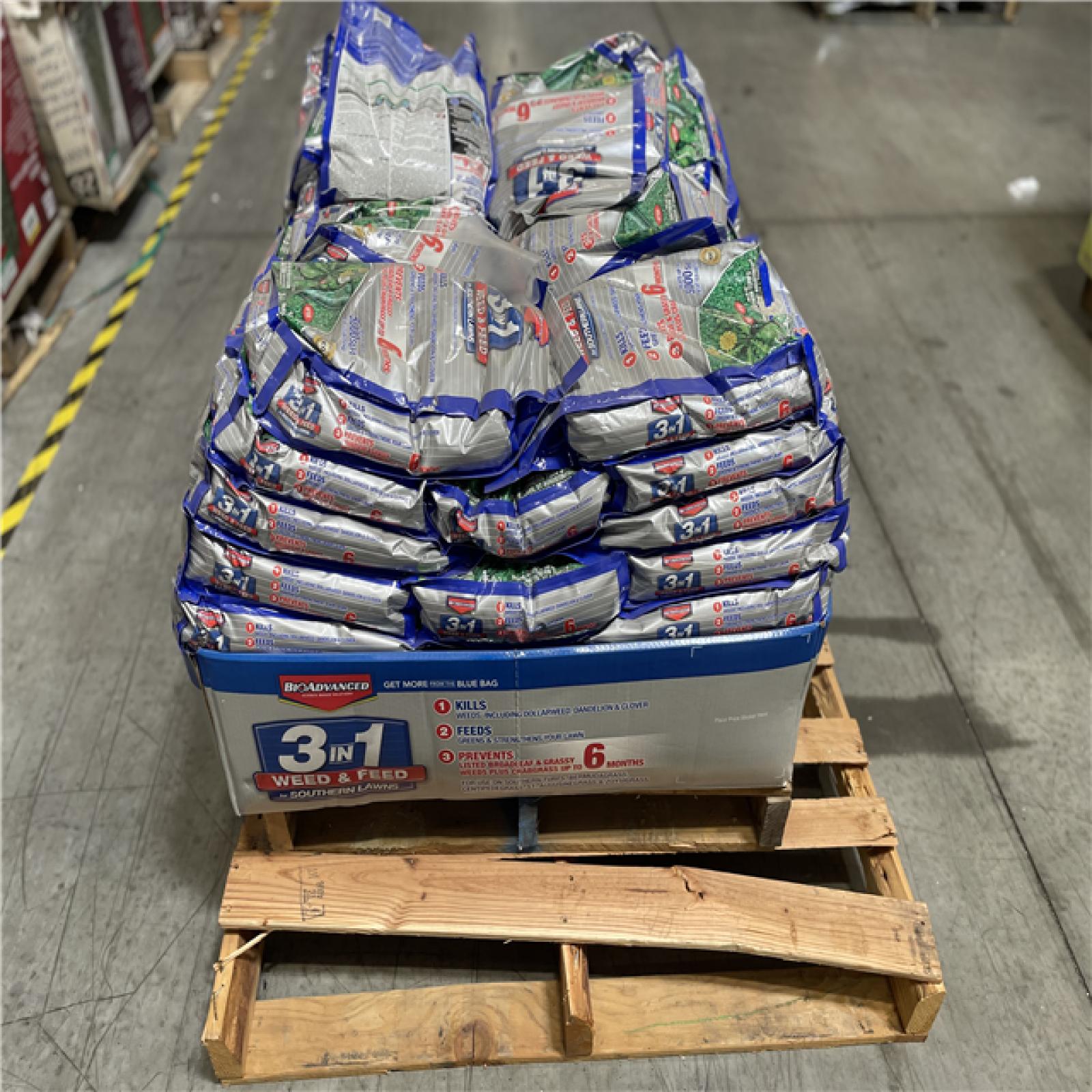 DALLAS LOCATION- Bayer BIOADVANCED 3-in-1 Weed/Feed 12.5 Lb Fertilizer PALLET (56 UNITS )