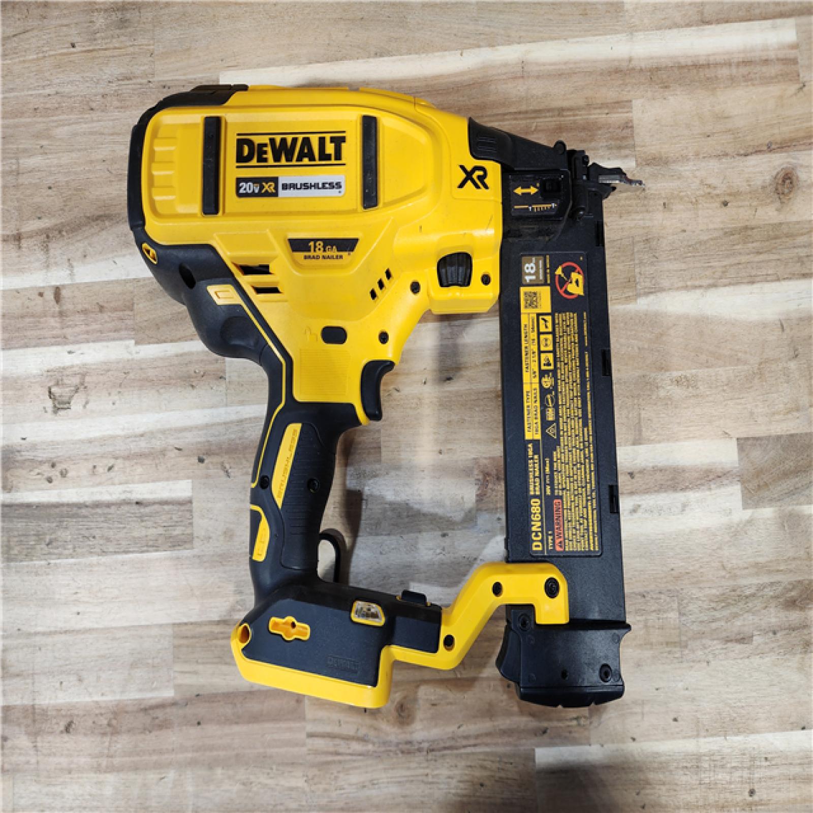HOUSTON LOCATION - AS-IS DEWALT 20V MAX XR Lithium-Ion Electric Cordless 18-Gauge Brad Nailer (Tool Only)