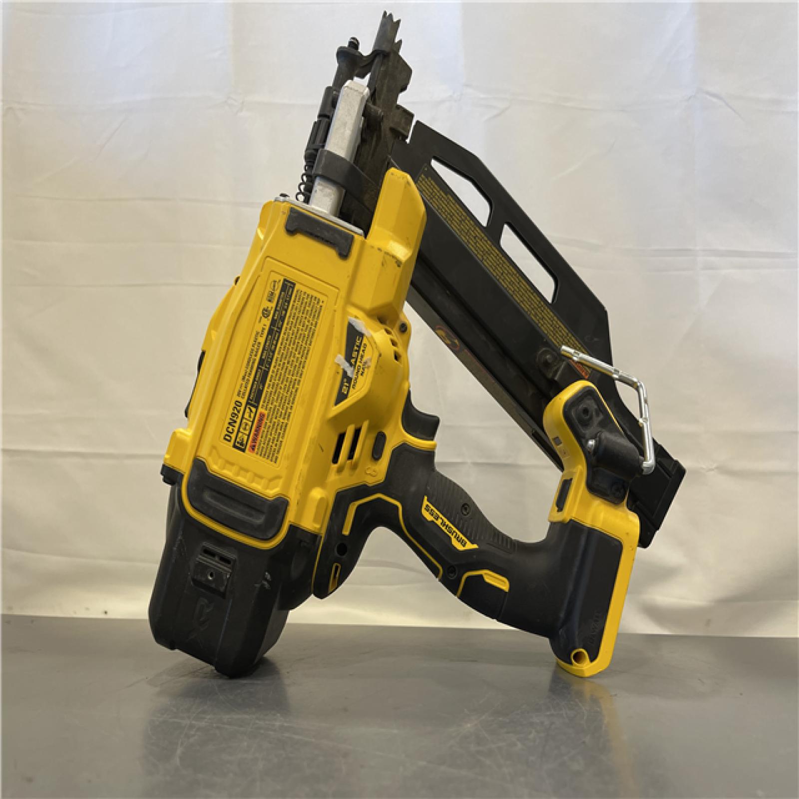 AS-IS - DEWALT 20-Volt 21° Cordless Framing Nailer (Tool-Only)