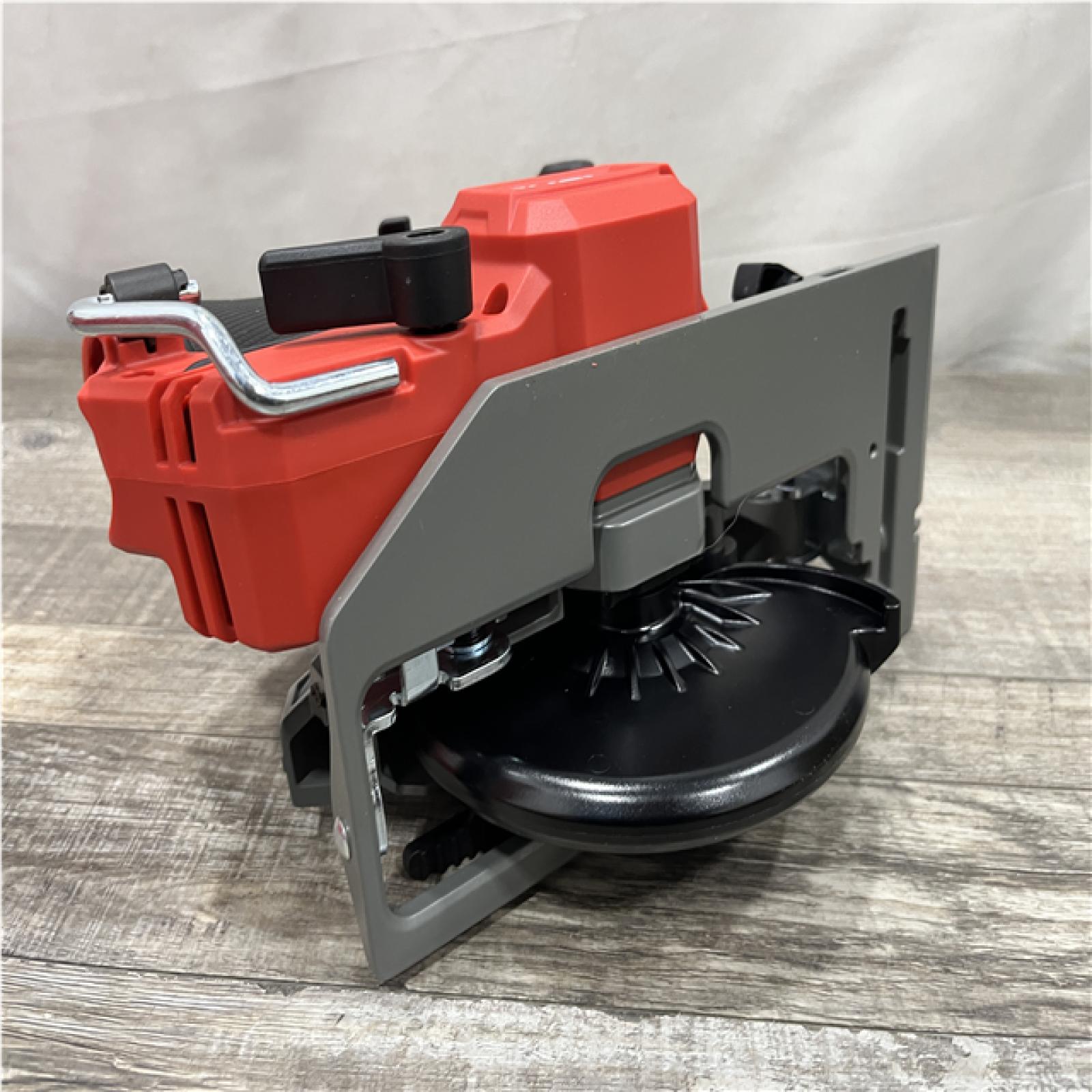 AS-IS Milwaukee FUEL 12V Lithium-Ion Brushless 5-3/8 in. Cordless Circular Saw (Tool-Only)
