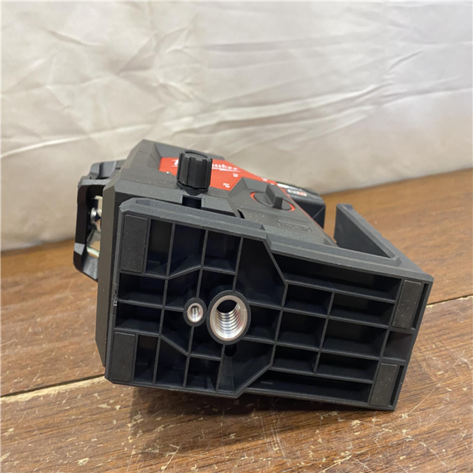 AS-IS Milwaukee-3632-21 M12 Green Beam Laser 360Â° 3-Plane Kit