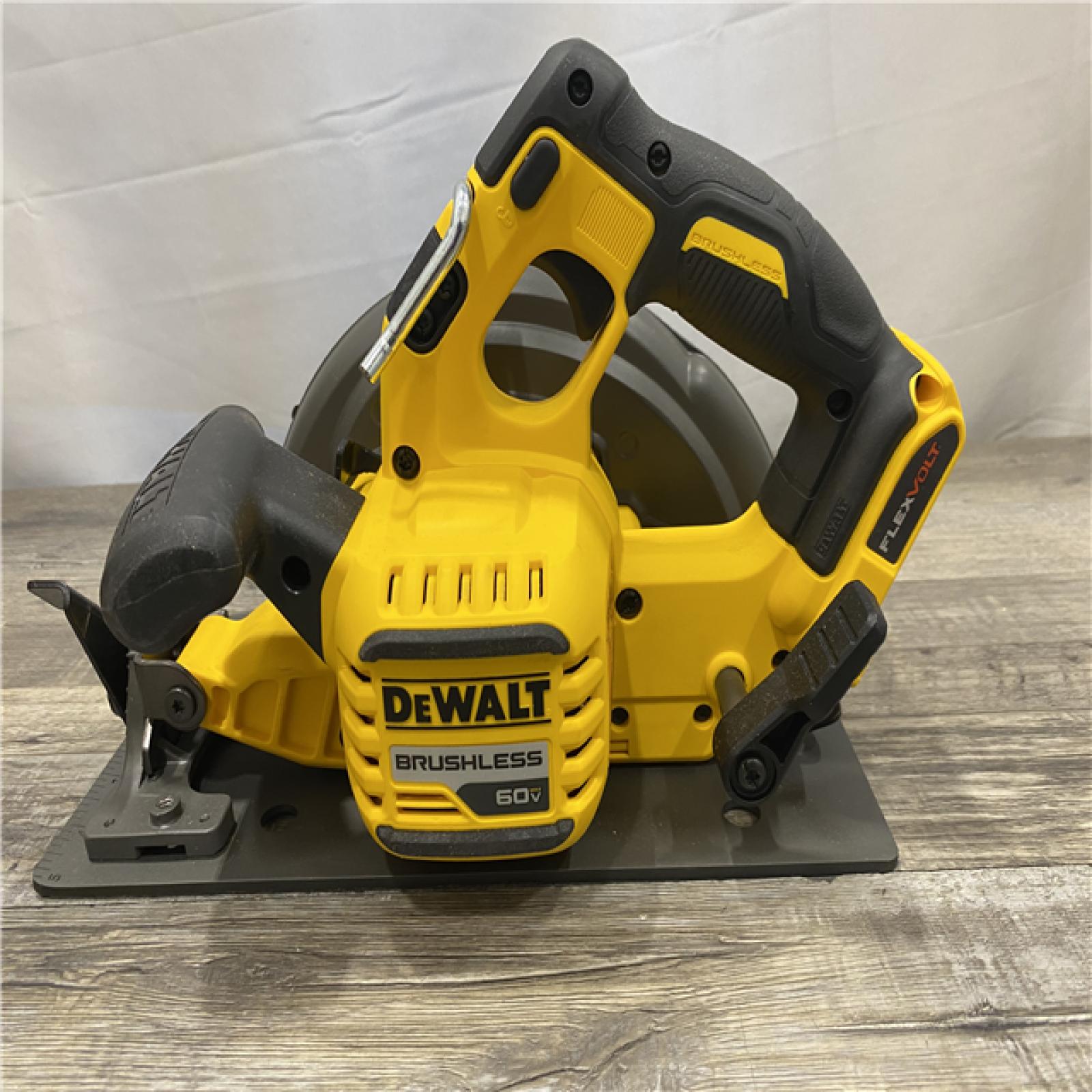 AS-IS DEWALT FLEXVOLT 60V MAX Cordless Brushless 7-1/4 in. Circular Saw with Brake (Tool Only)