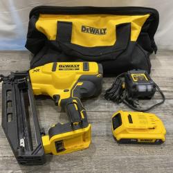 AS-IS DEWALT 20V MAX XR 16-Gauge Electric Cordless Angled Finishing Nailer Kit