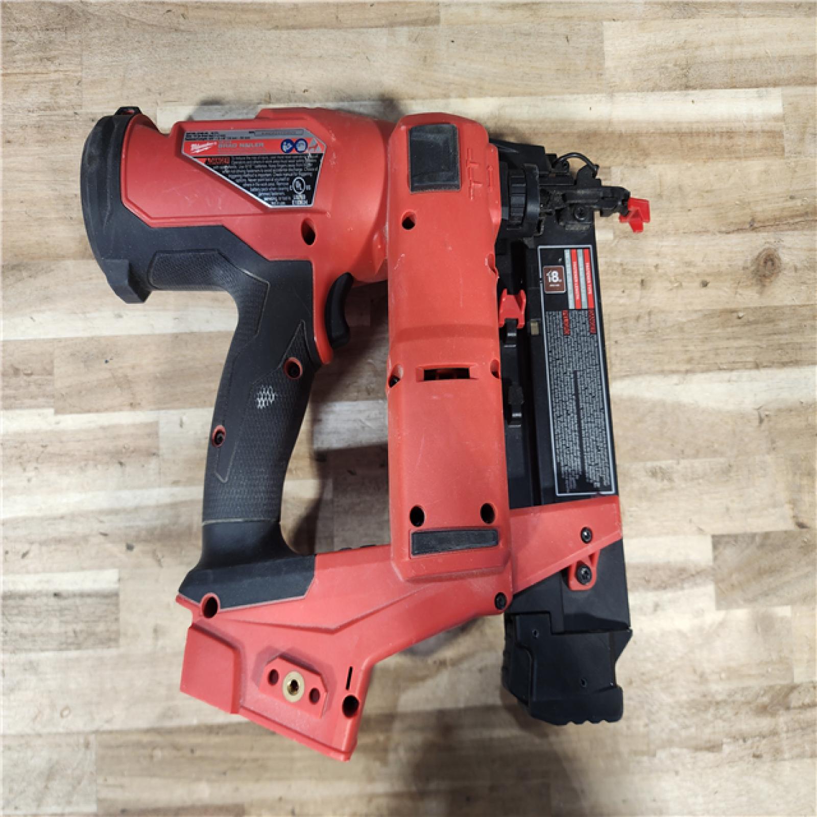 HOUSTON LOCATION - AS-IS Milwaukee  FUEL 18-Volt Lithium-Ion Brushless Cordless Gen II 18-Gauge Brad Nailer (Tool-Only)